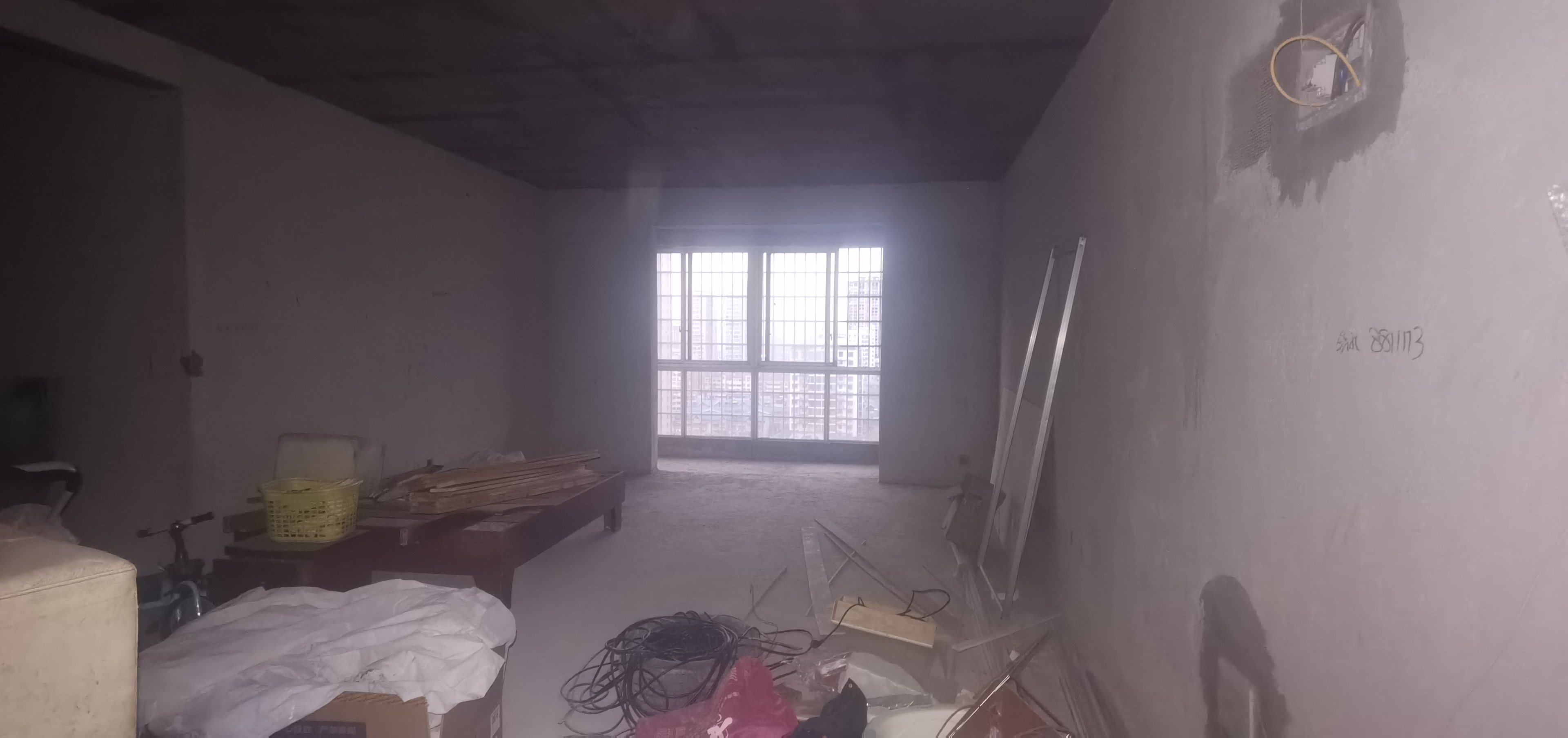 山水名苑  3室2厅2卫    46.0万客厅