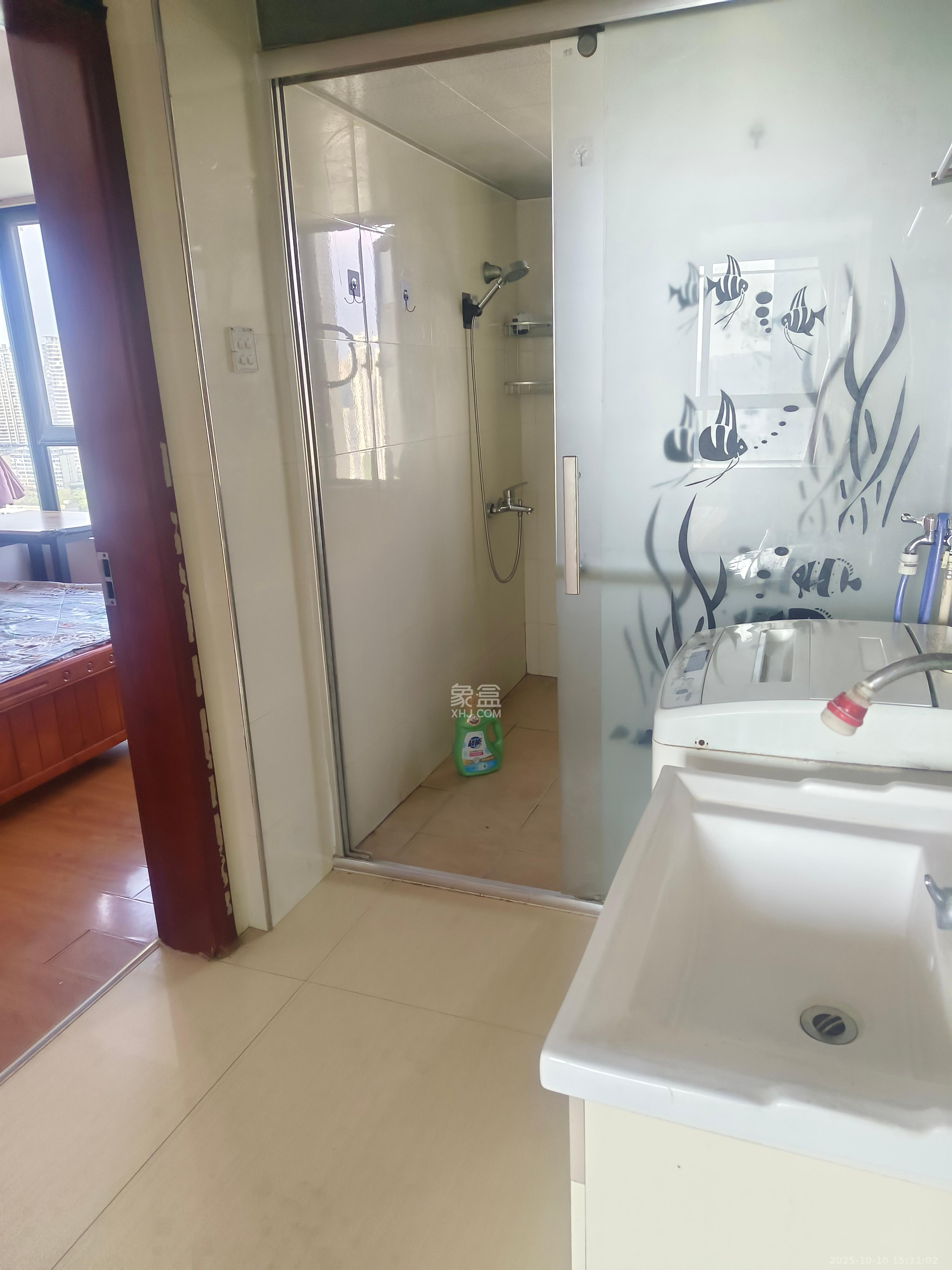 长房时代城 3室2厅1卫 2200.0元/月 长房时代城 3室2厅1卫 2200.0元/月室内图