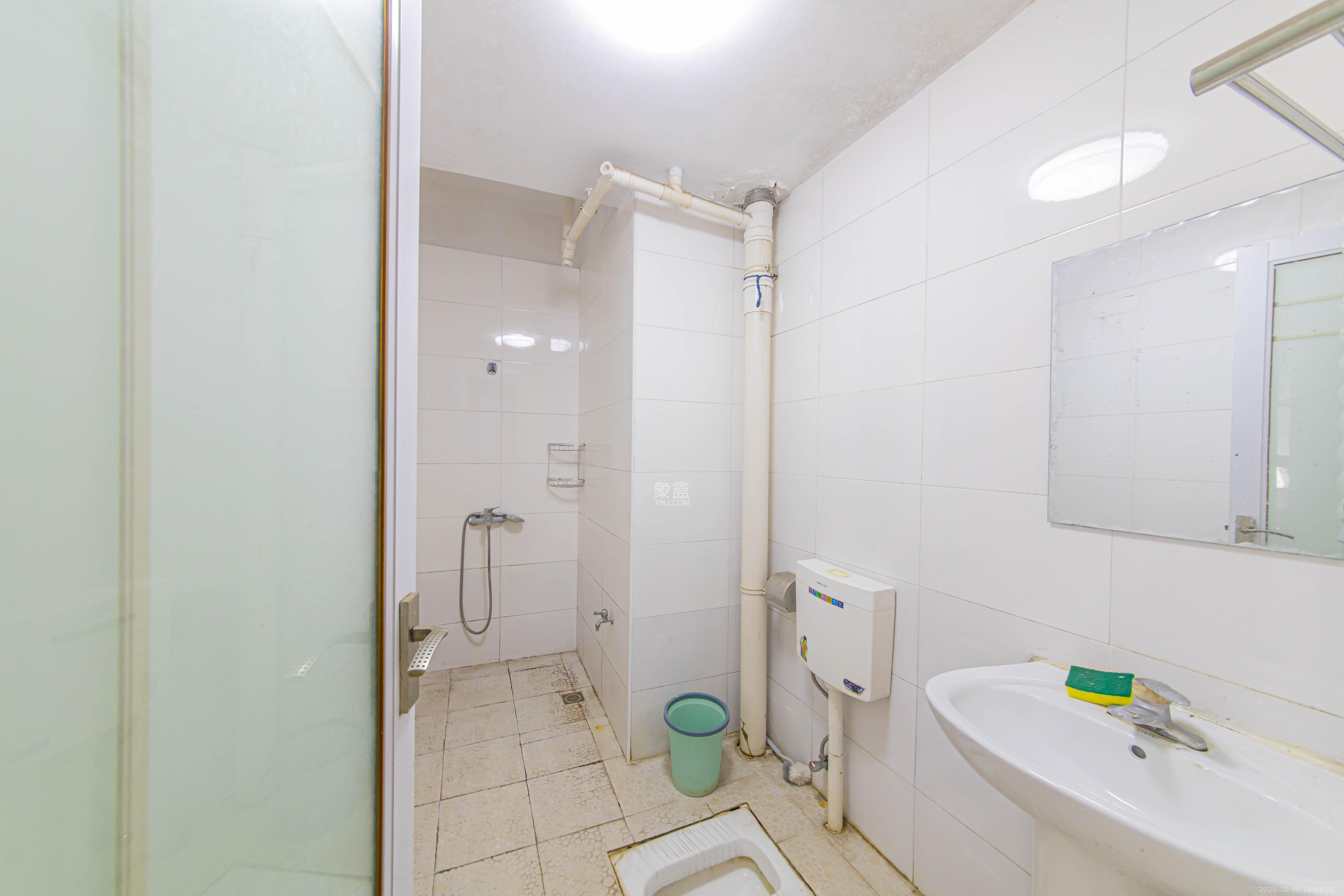 中信文化广场(中信新城二期) 1室1厅1卫 36.0万 中信文化广场(中信新城二期) 1室1厅1卫 36.0万卫生间