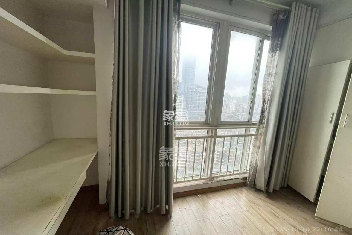 天心华庭 1室1厅1卫 2000.0元/月 天心华庭 1室1厅1卫 2000.0元/月室内图