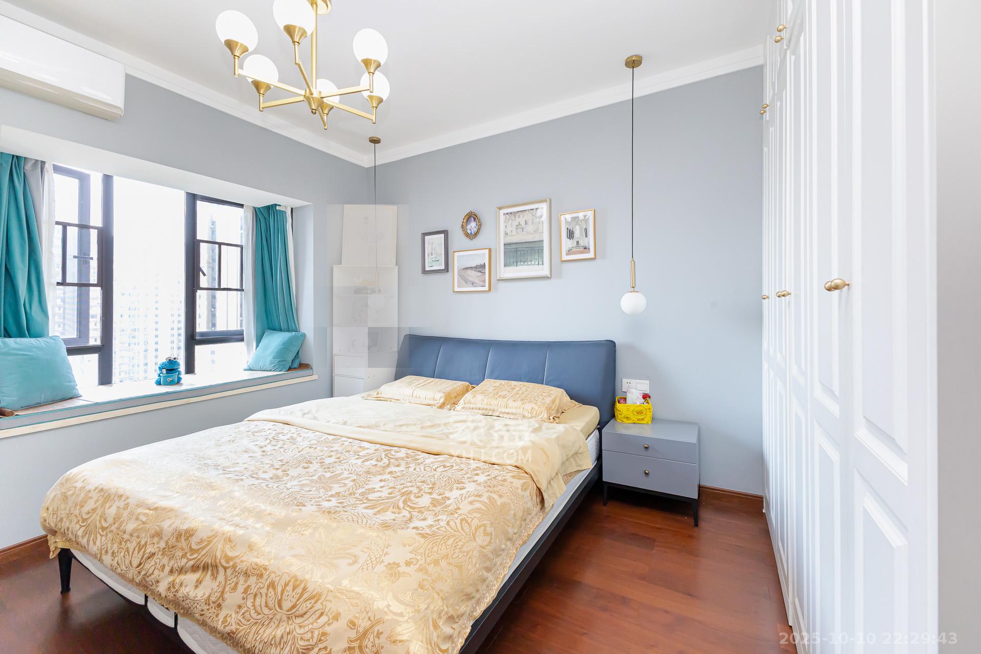 万润滨江天著  5室2厅2卫    135.0万卧室