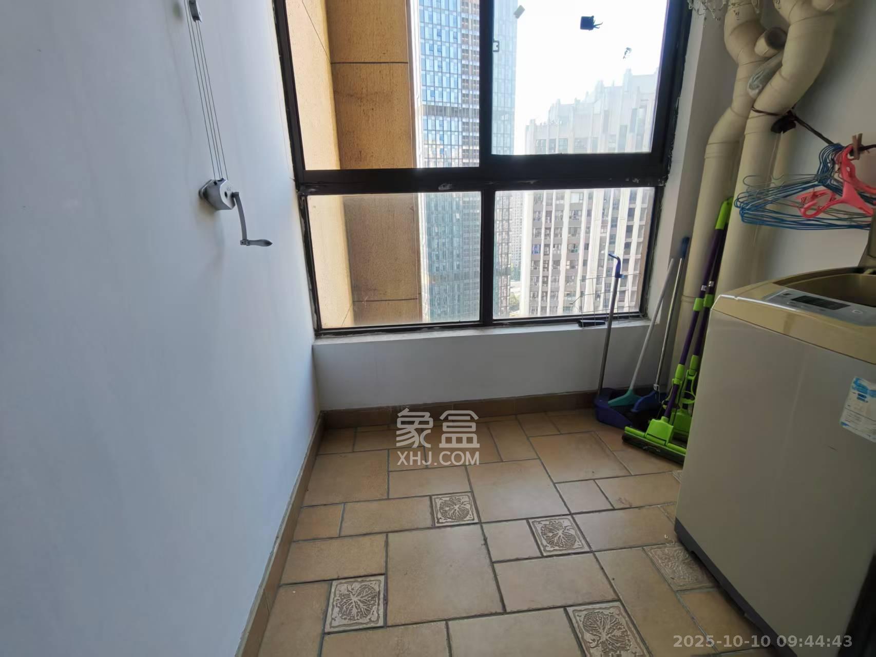 绿地中央广场 3室2厅1卫 2800.0元/月 绿地中央广场 3室2厅1卫 2800.0元/月室内图