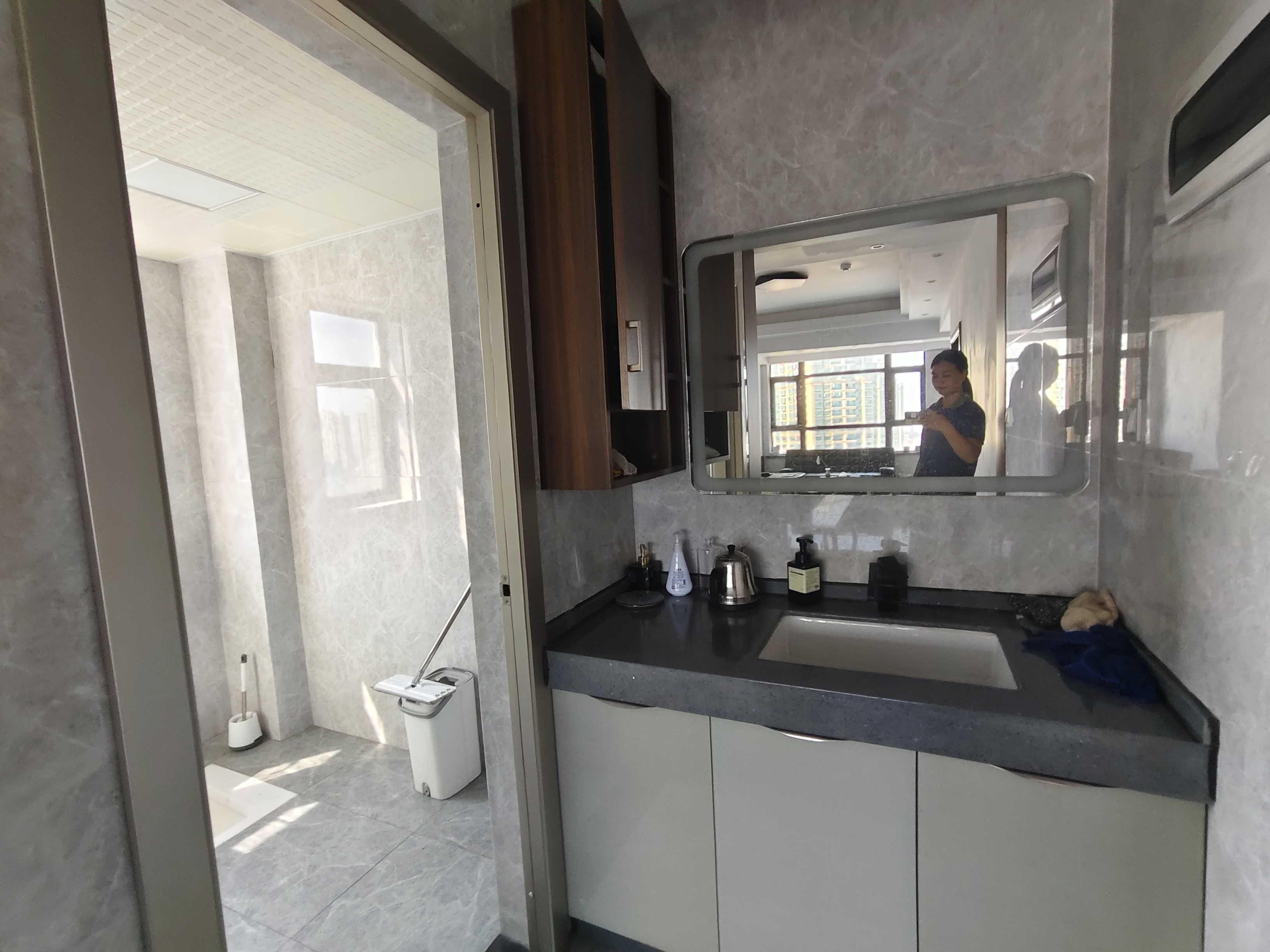 湘运大厦 4室2厅1卫 3500.0元/月 湘运大厦 4室2厅1卫 3500.0元/月室内图