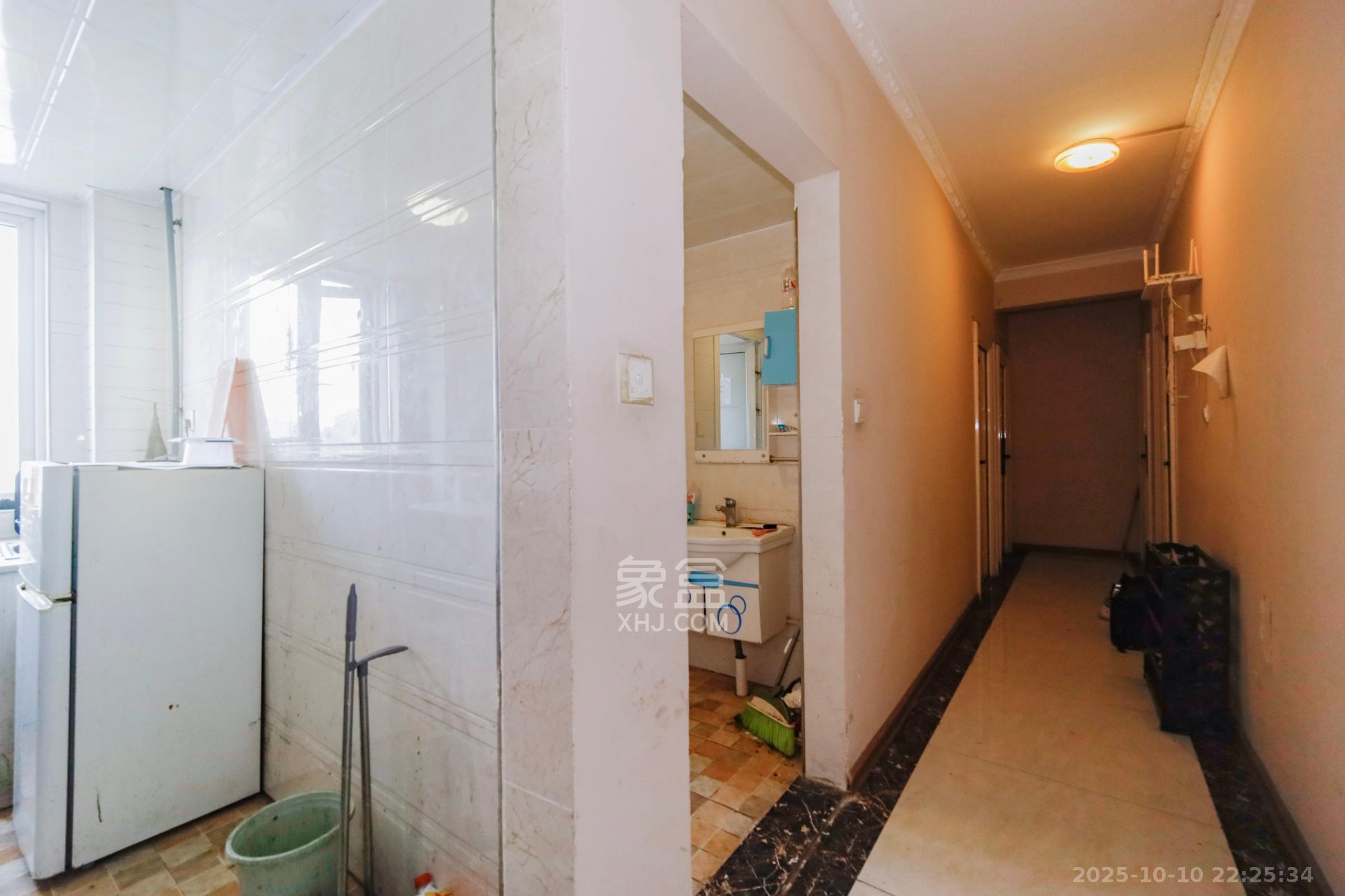 蓝光幸福满庭  4室2厅2卫    85.0万