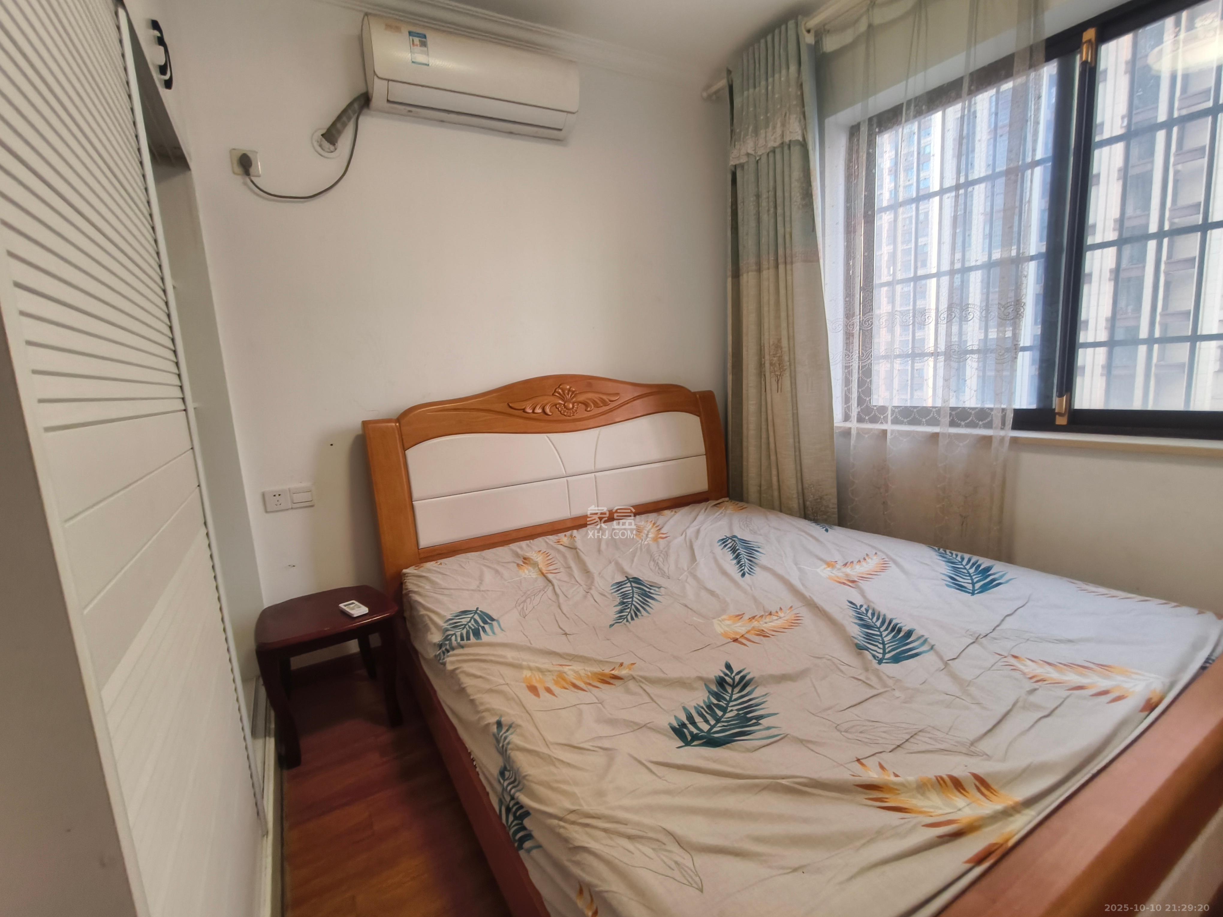 东方美地  3室2厅1卫    2400.0元/月室内图