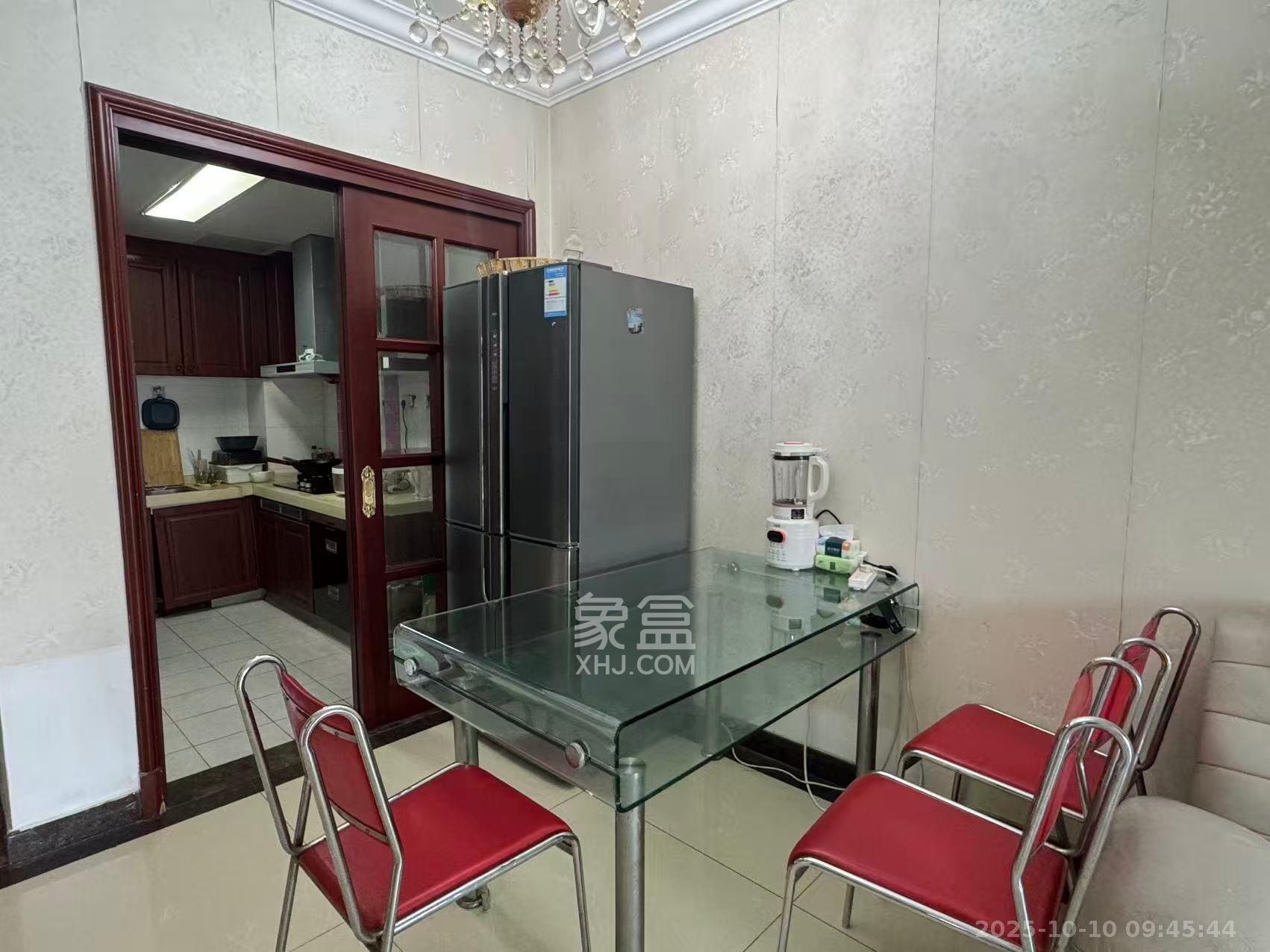 恒大城  1室2厅1卫    1900.0元/月室内图