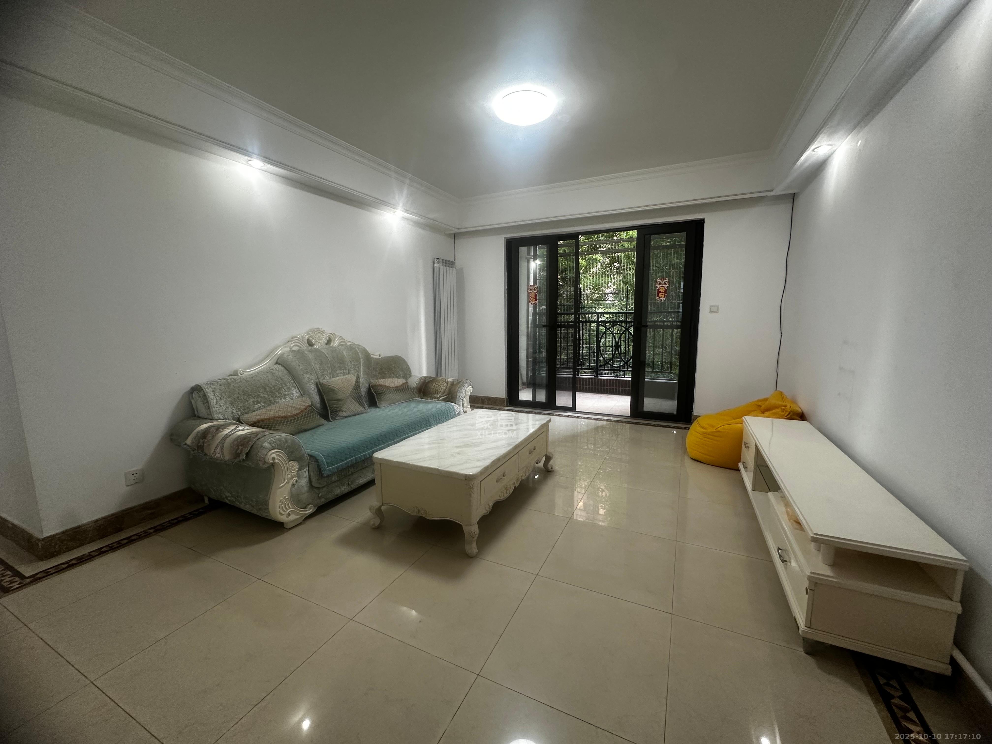 中海国际一期  3室2厅2卫    2300.0元/月