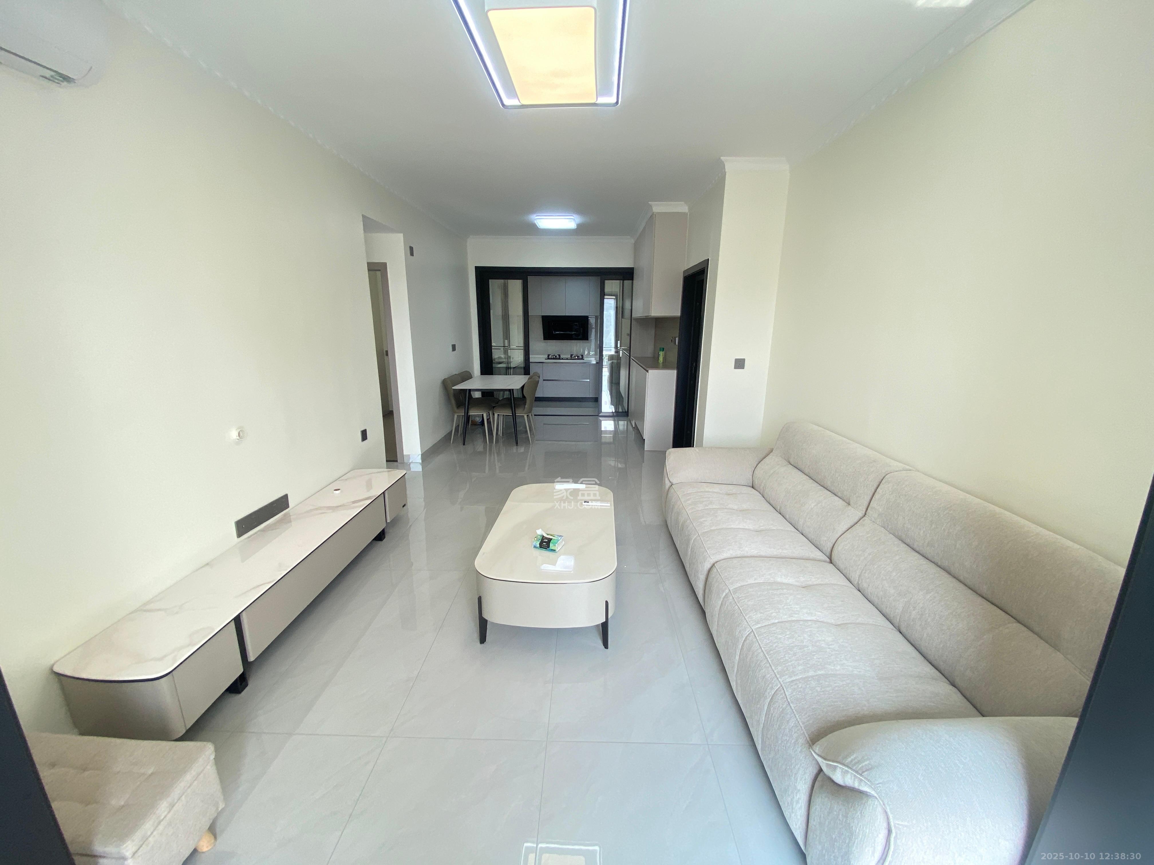 岭福家苑(天心佳苑) 2室2厅1卫 3200.0元/月 岭福家苑(天心佳苑) 2室2厅1卫 3200.0元/月室内图