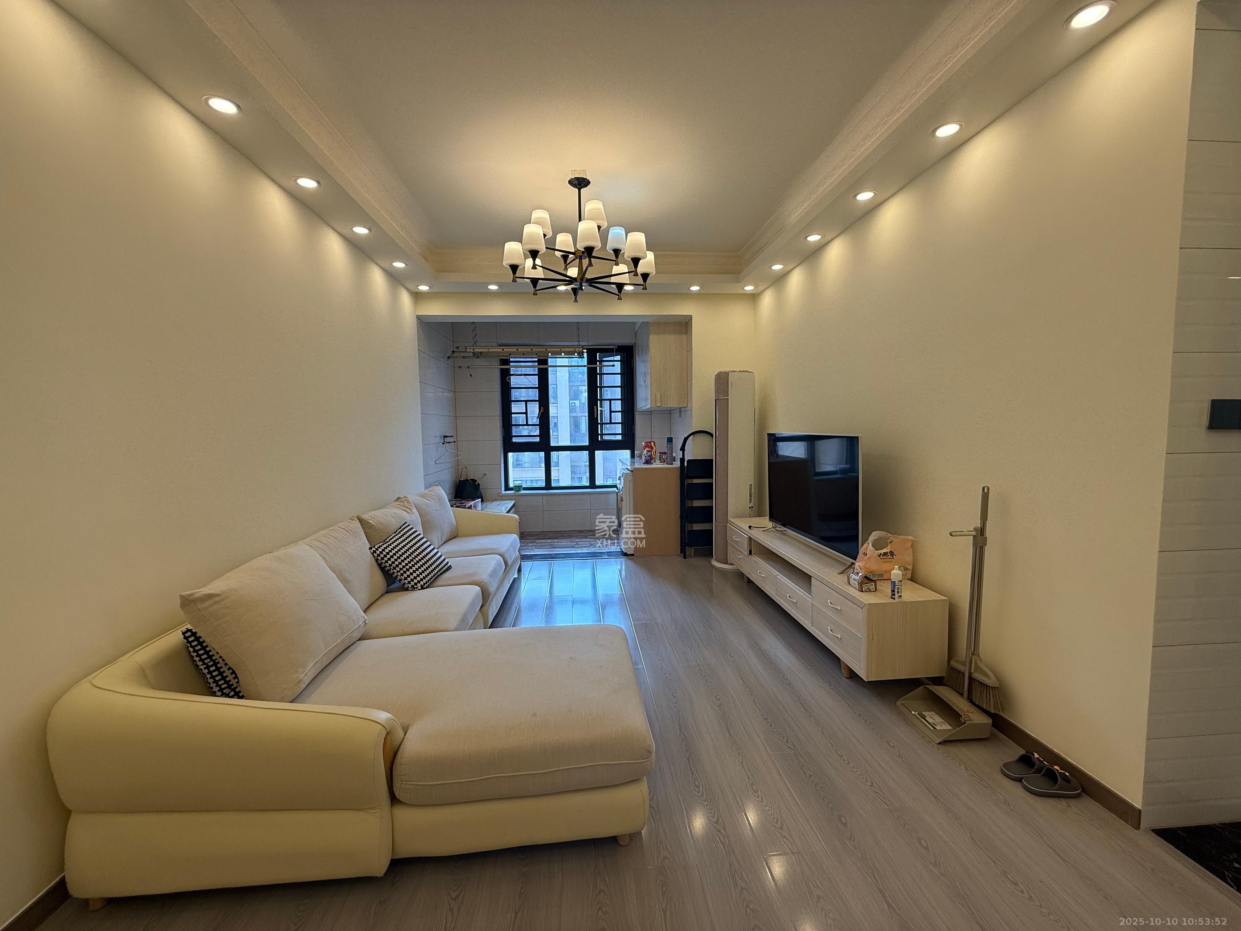 阳光城尚东湾青云苑  2室2厅1卫    2400.0元/月室内图