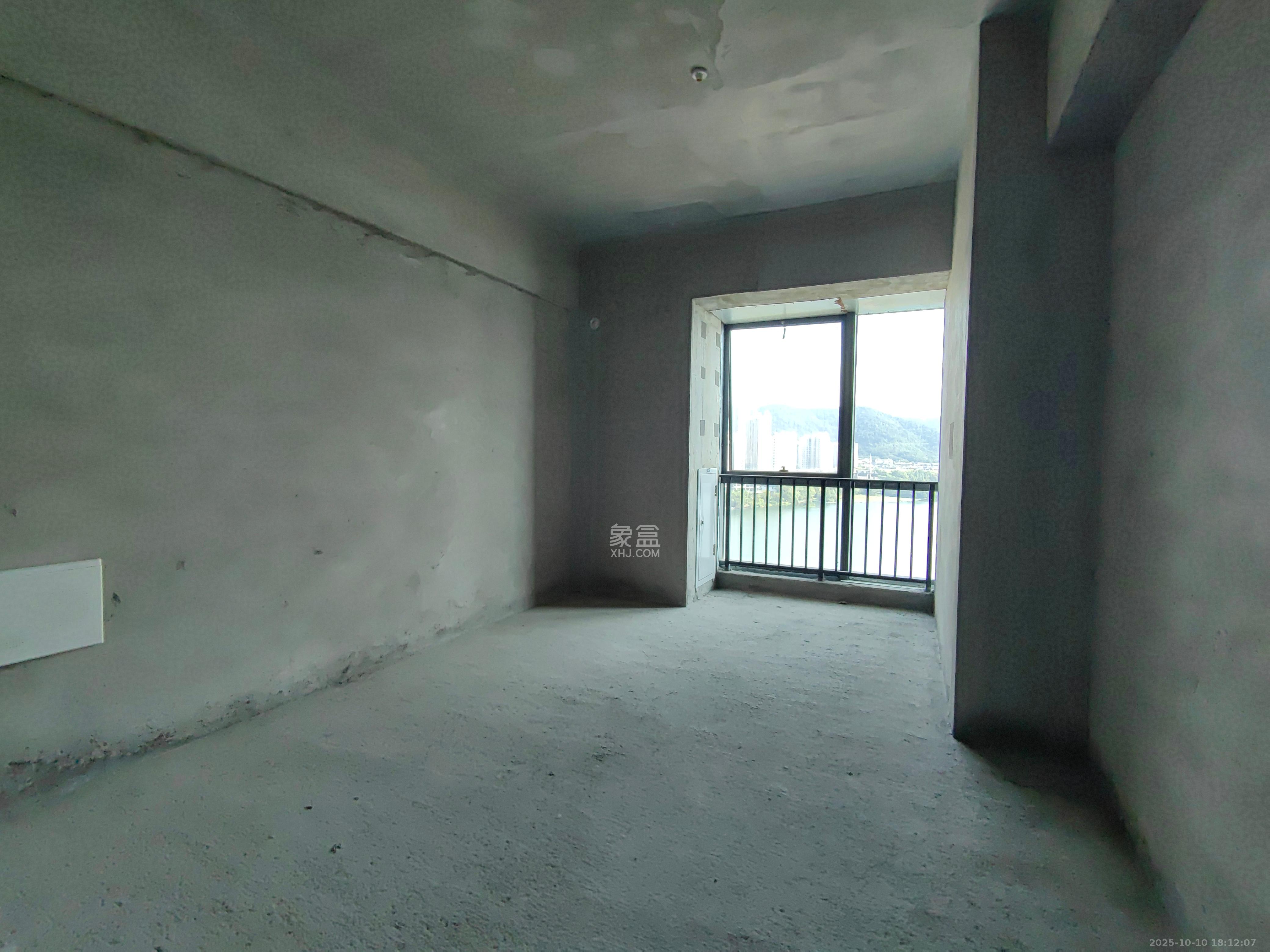 中建宝铂公馆  1室1厅1卫    1800.0元/月室内图