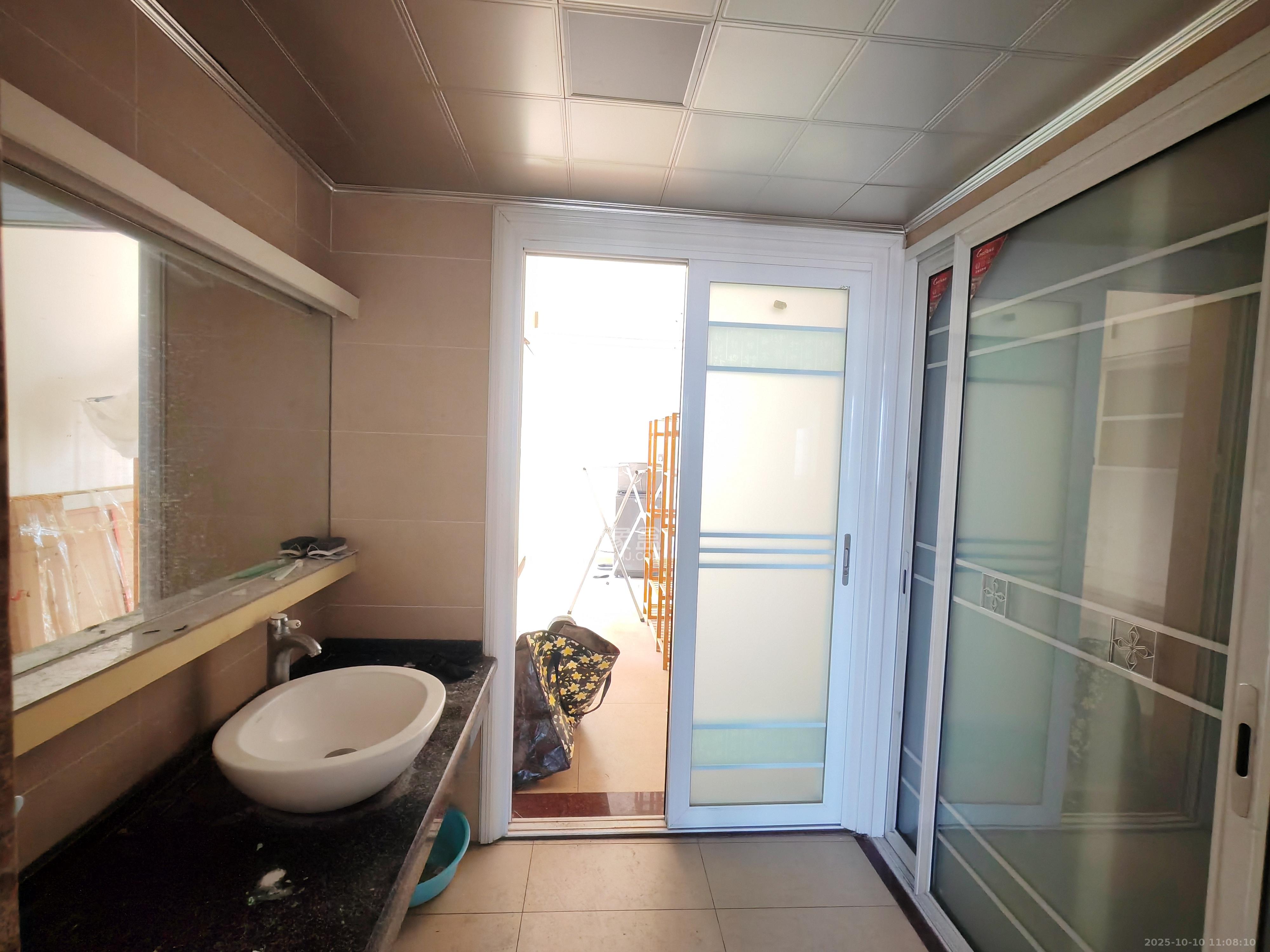 上河国际C区 3室2厅2卫 2900.0元/月 上河国际C区 3室2厅2卫 2900.0元/月室内图