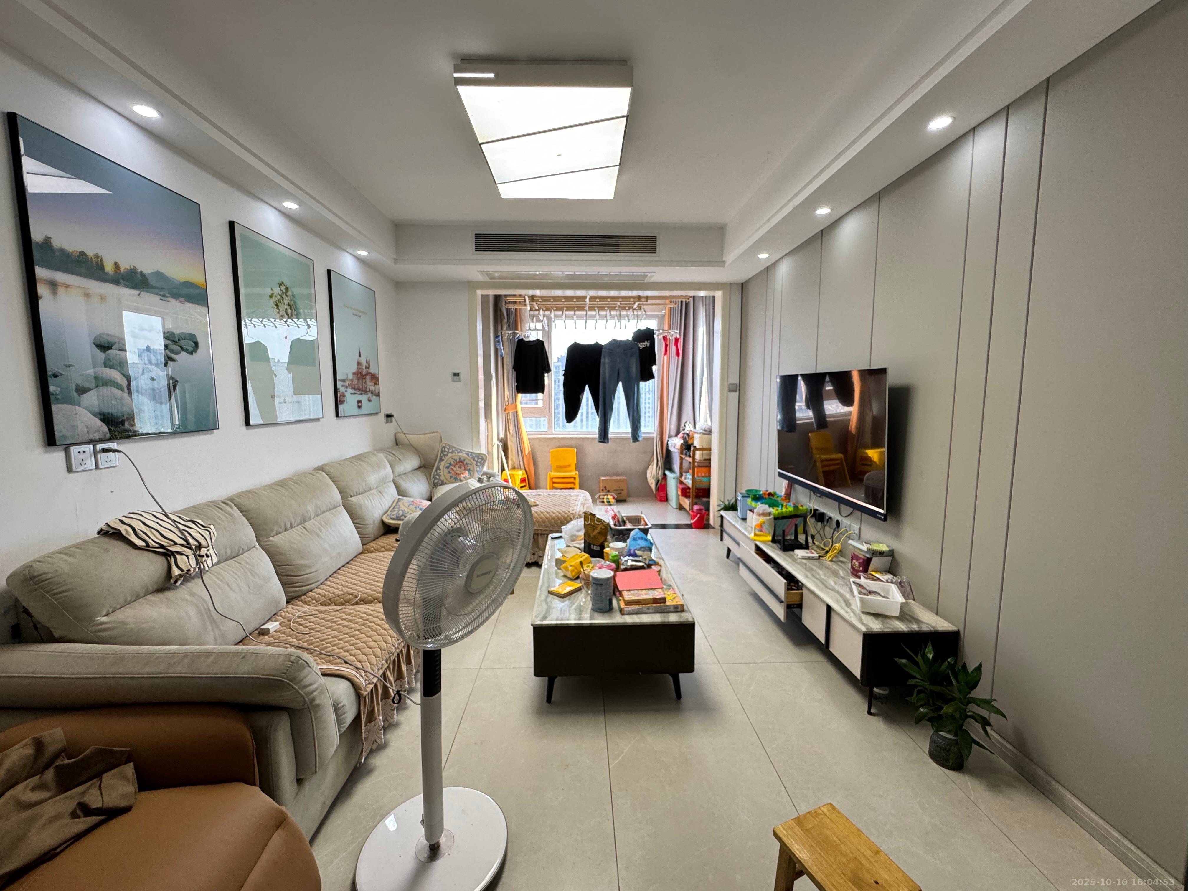 芙蓉万国城MOMA（卓越汇富苑）  4室2厅2卫    3200.0元/月