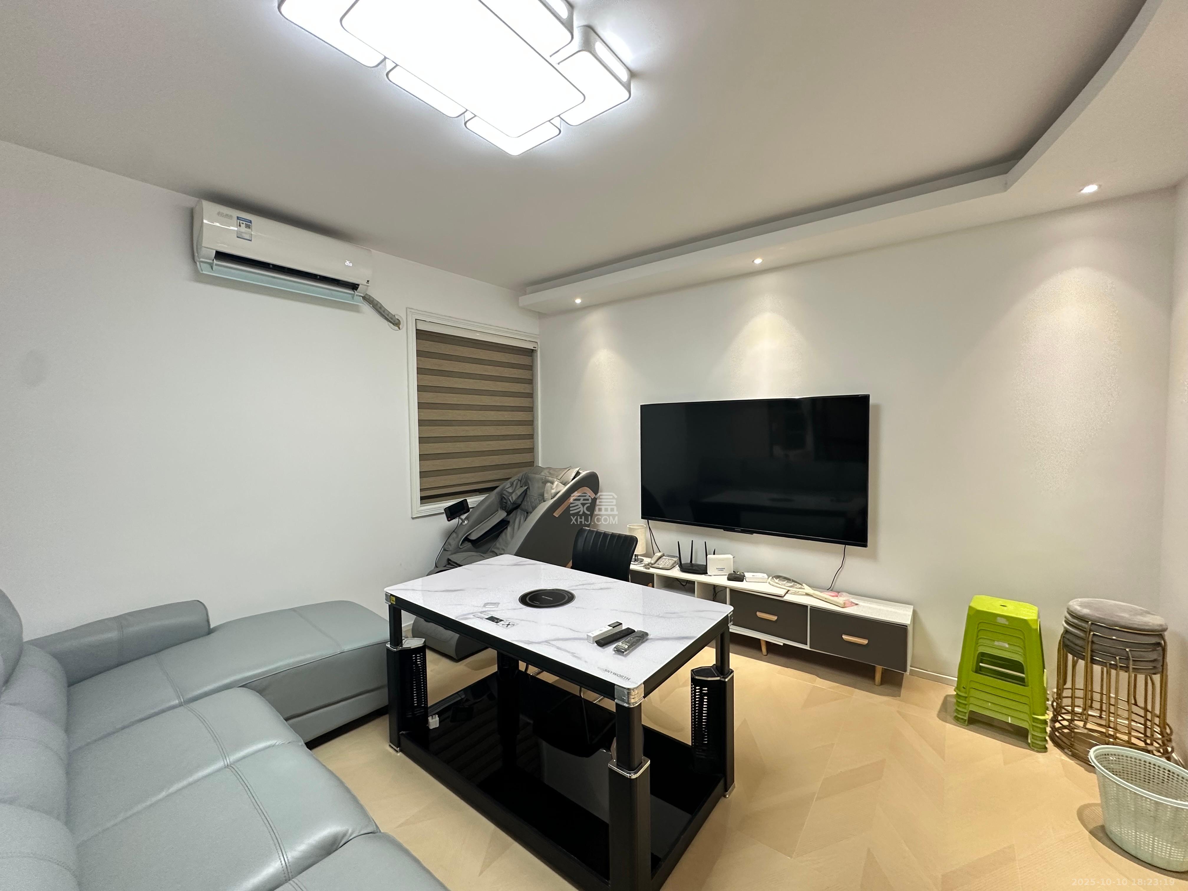 层上观邸  3室1厅1卫    2400.0元/月 层上观邸  3室1厅1卫    2400.0元/月