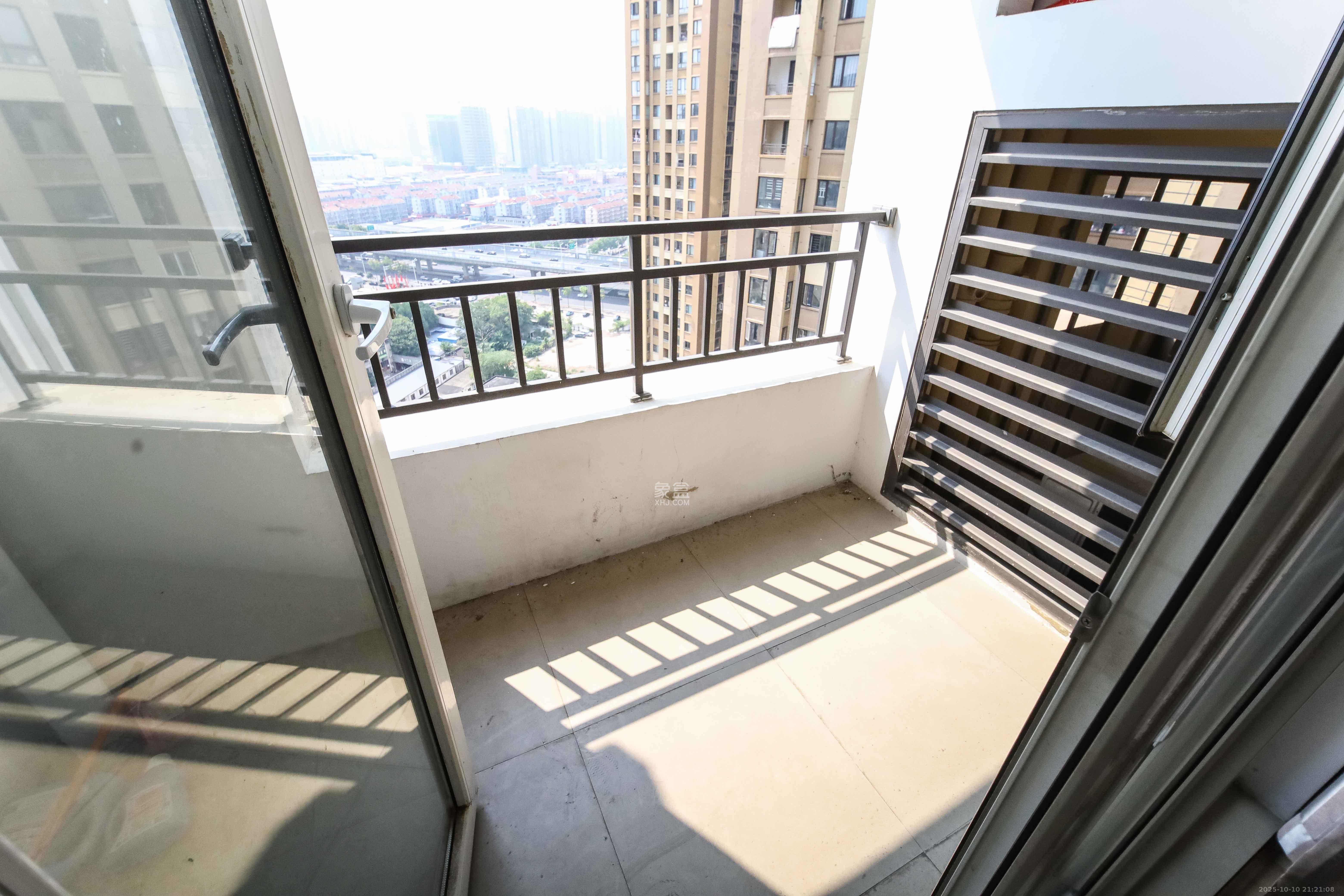 金地格林公馆  3室2厅1卫    78.0万 金地格林公馆  3室2厅1卫    78.0万阳台