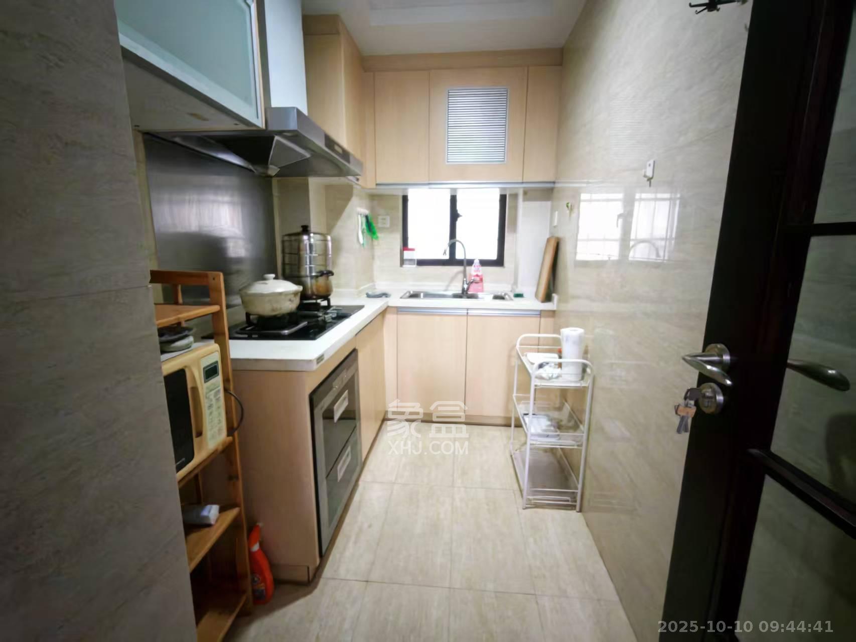 绿地中央广场 3室2厅1卫 2800.0元/月 绿地中央广场 3室2厅1卫 2800.0元/月室内图