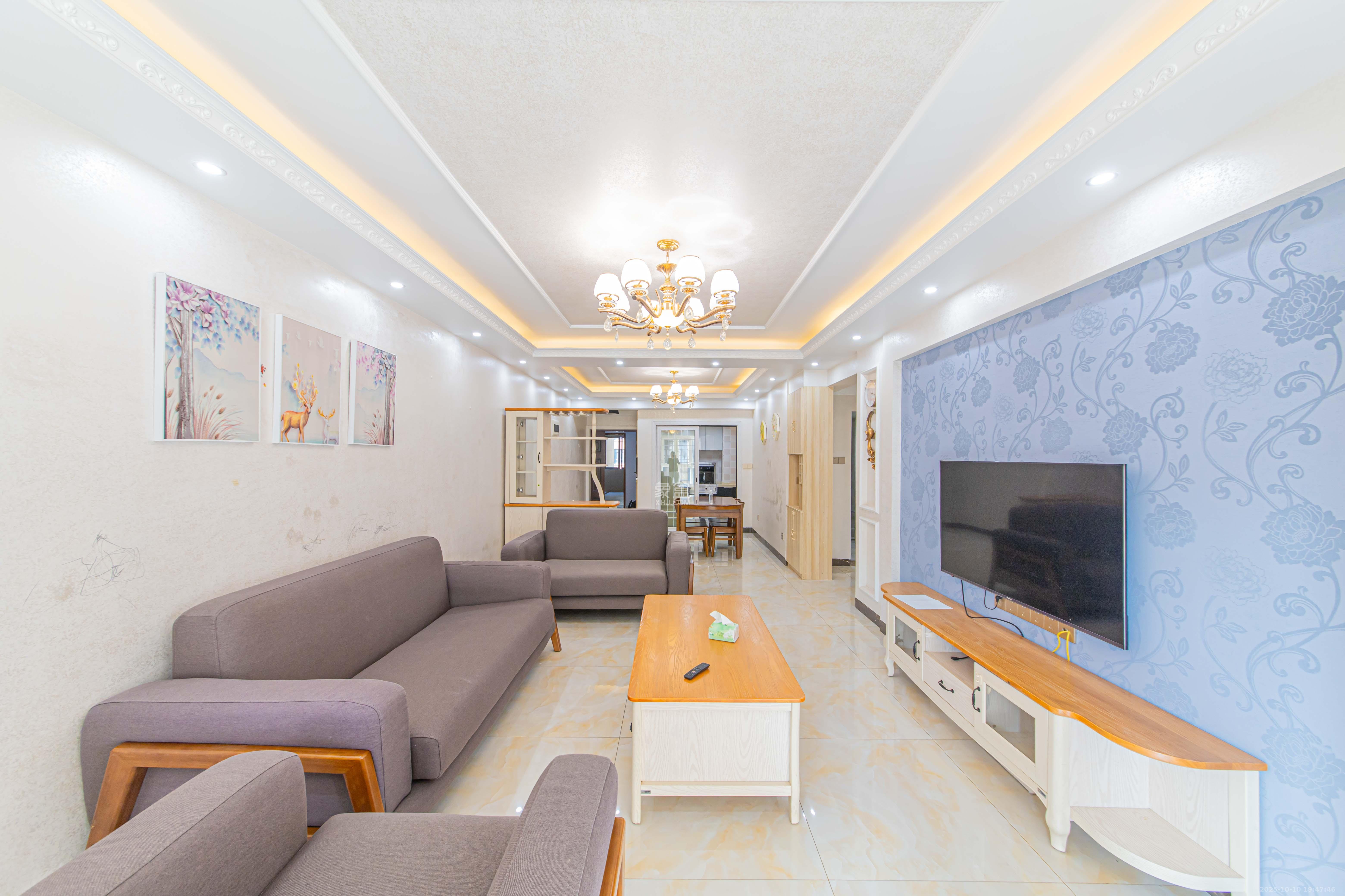 鑫远悦城（鑫远悦时代）  3室2厅1卫    96.0万客厅