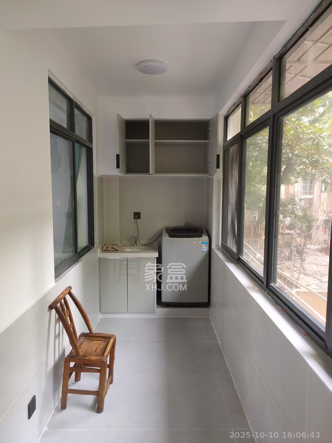 四方坪教师村  3室1厅1卫    900.0元/月室内图