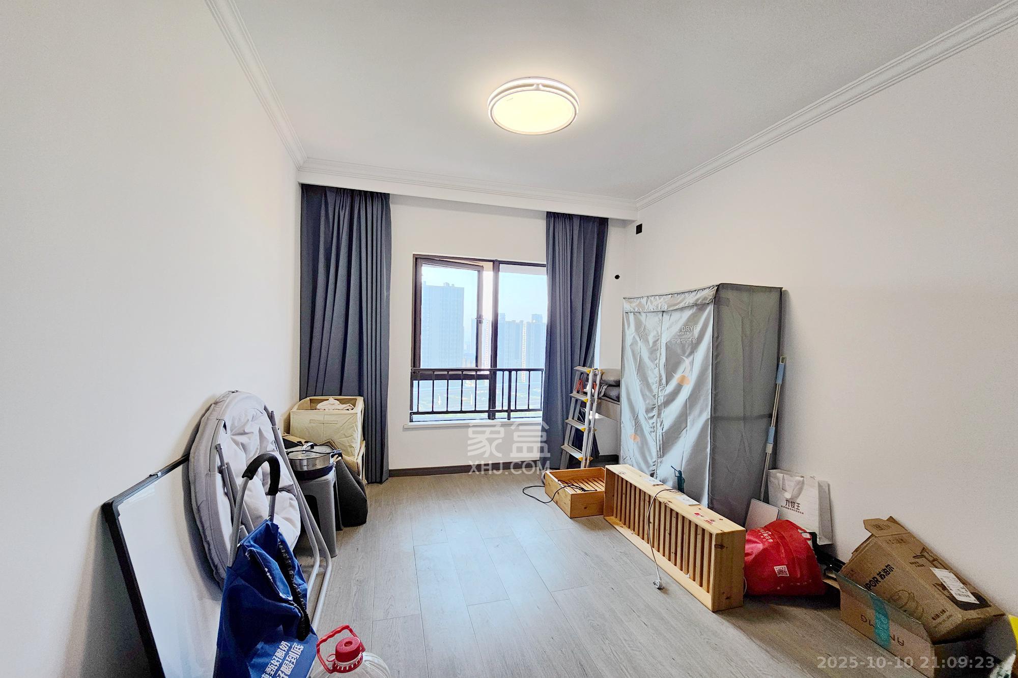 阳光城尚东湾愉景苑  4室2厅2卫    155.0万卧室