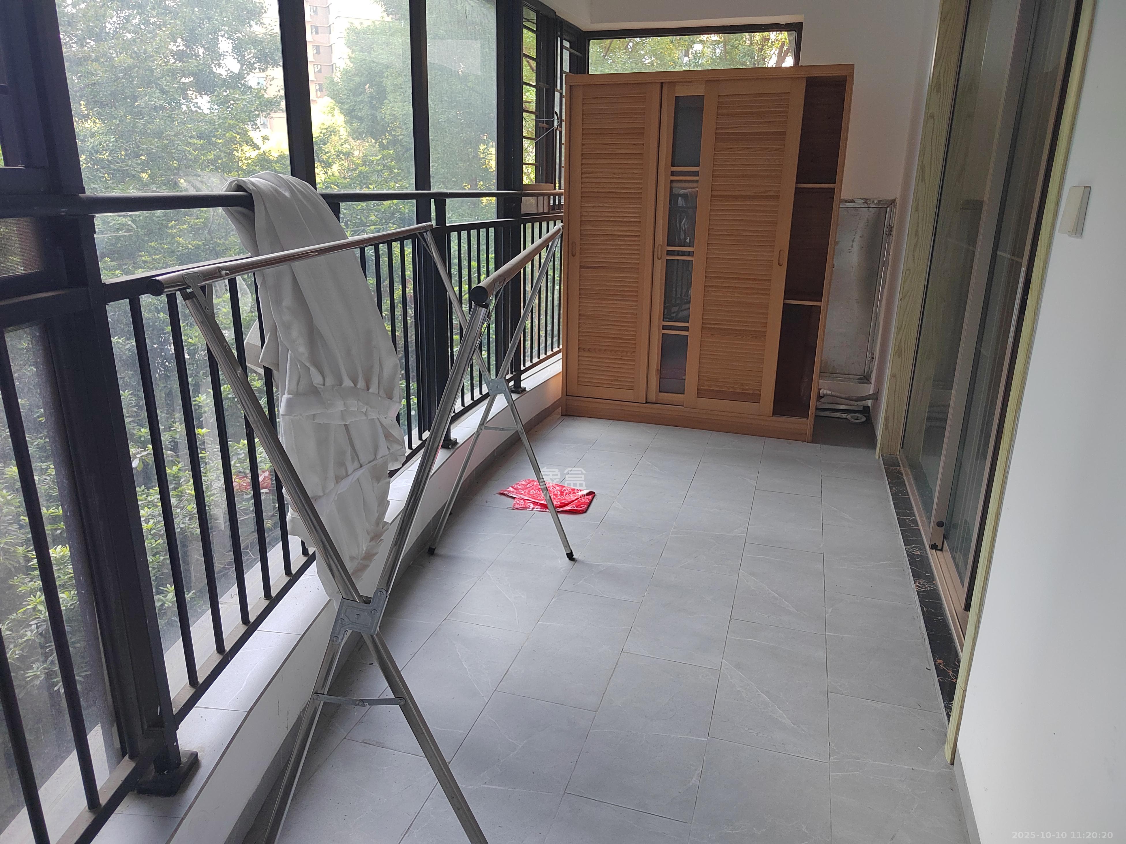 湘域熙岸 3室2厅2卫 3600.0元/月 湘域熙岸 3室2厅2卫 3600.0元/月室内图