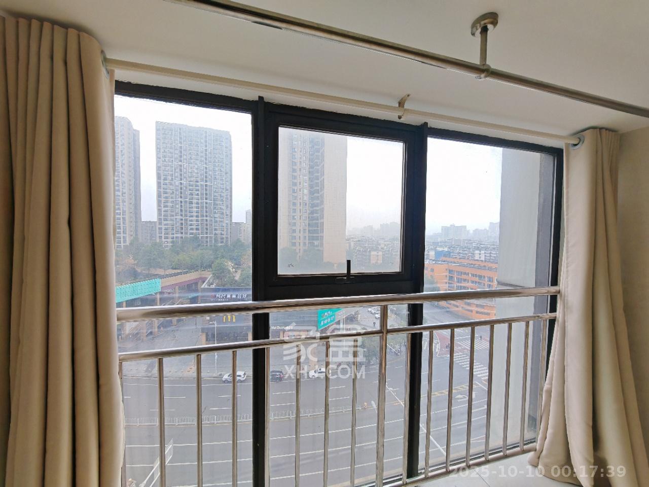 达美D6区  1室1厅1卫    1400.0元/月室内图