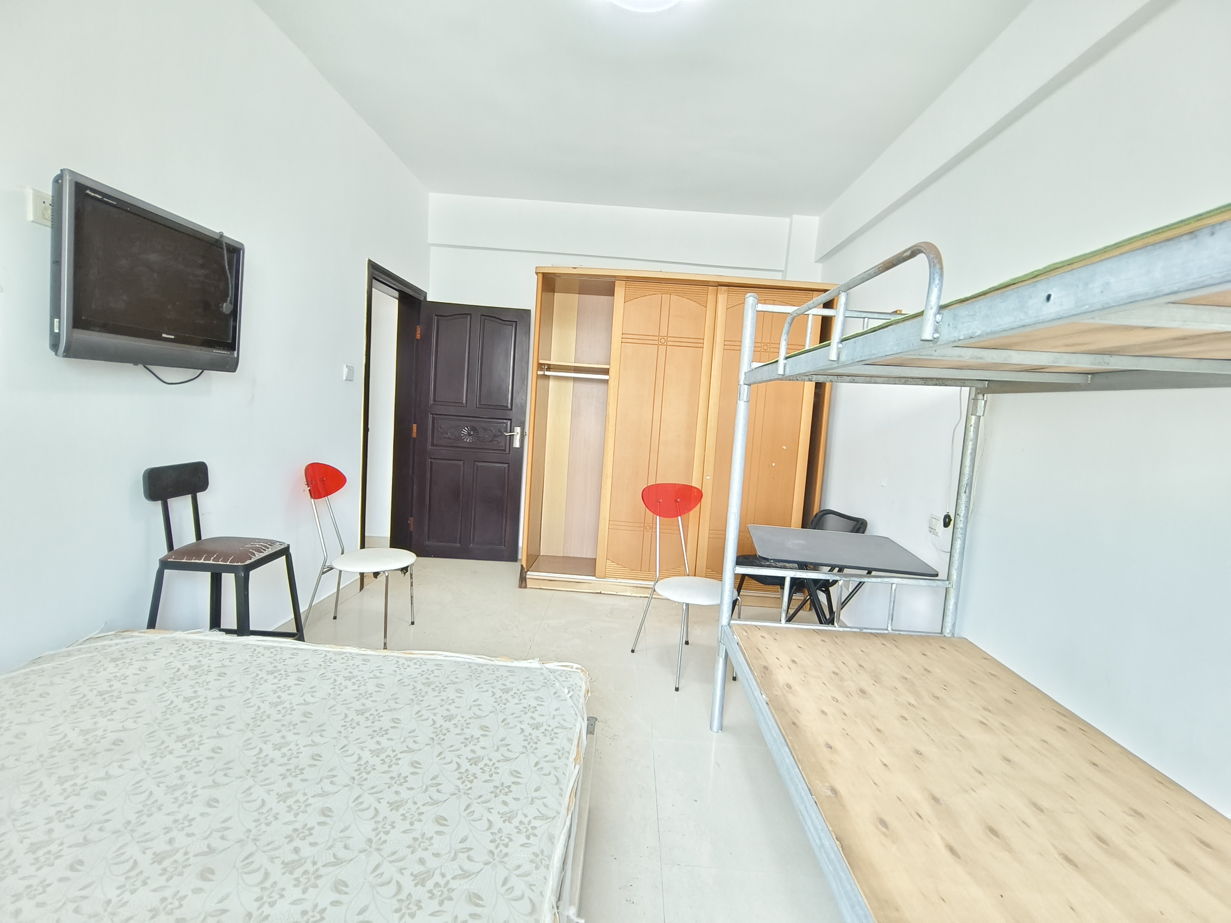 华秀小区  3室2厅1卫    120.0万客厅