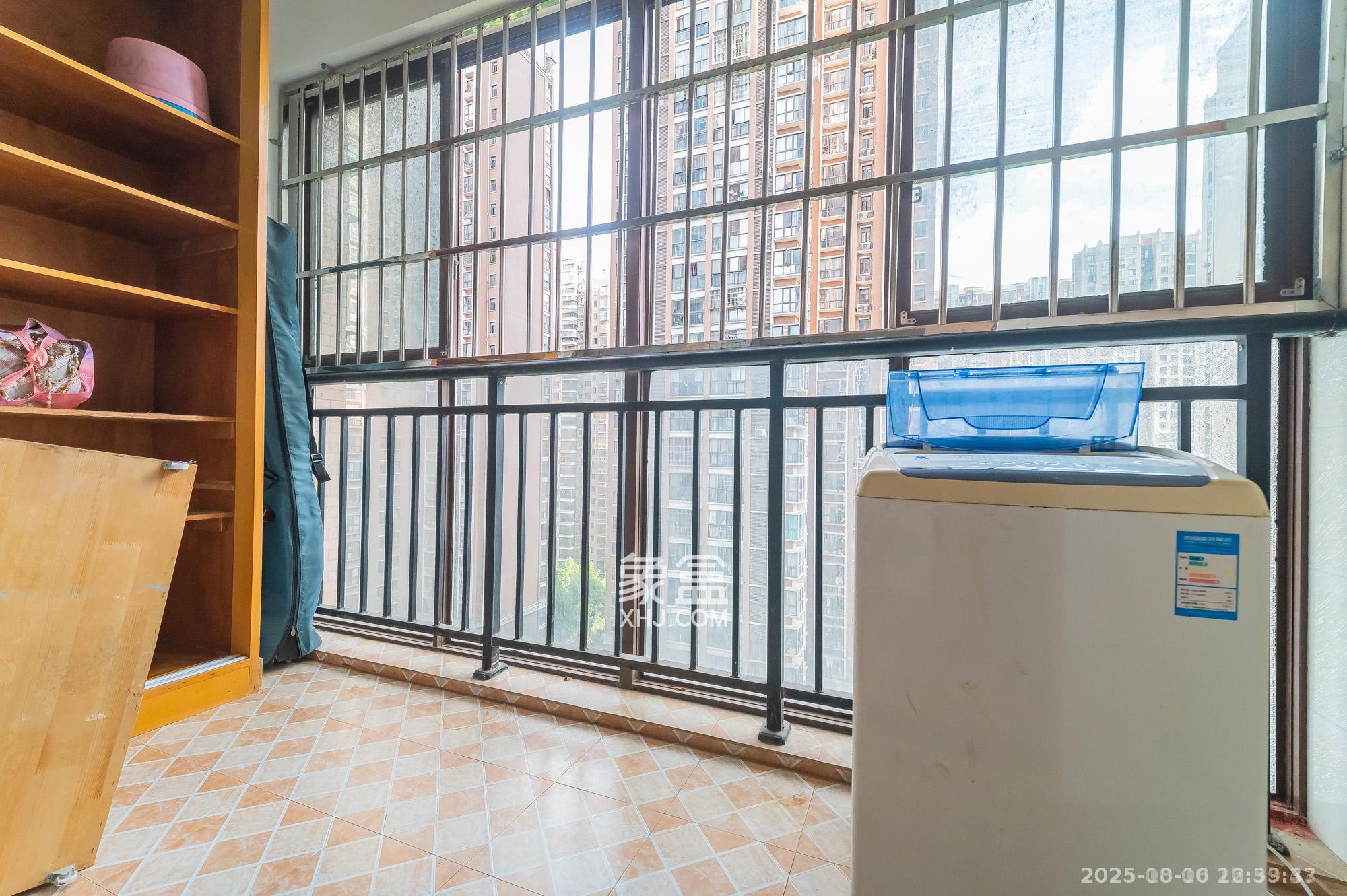 水岸世景  1室1厅1卫    1900.0元/月室内图