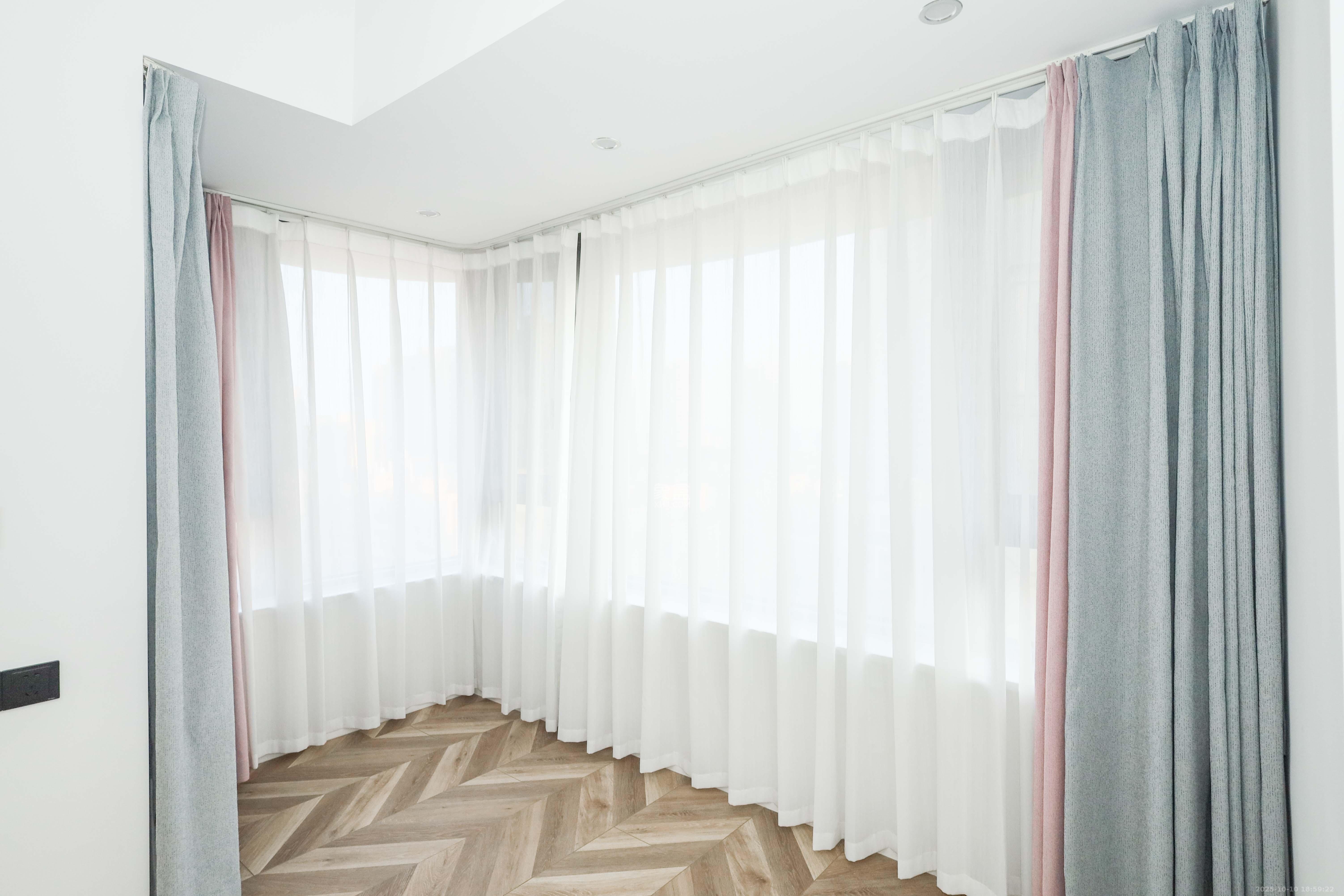 保利麓谷林语D区 4室2厅2卫 148.0万 保利麓谷林语D区 4室2厅2卫 148.0万卧室