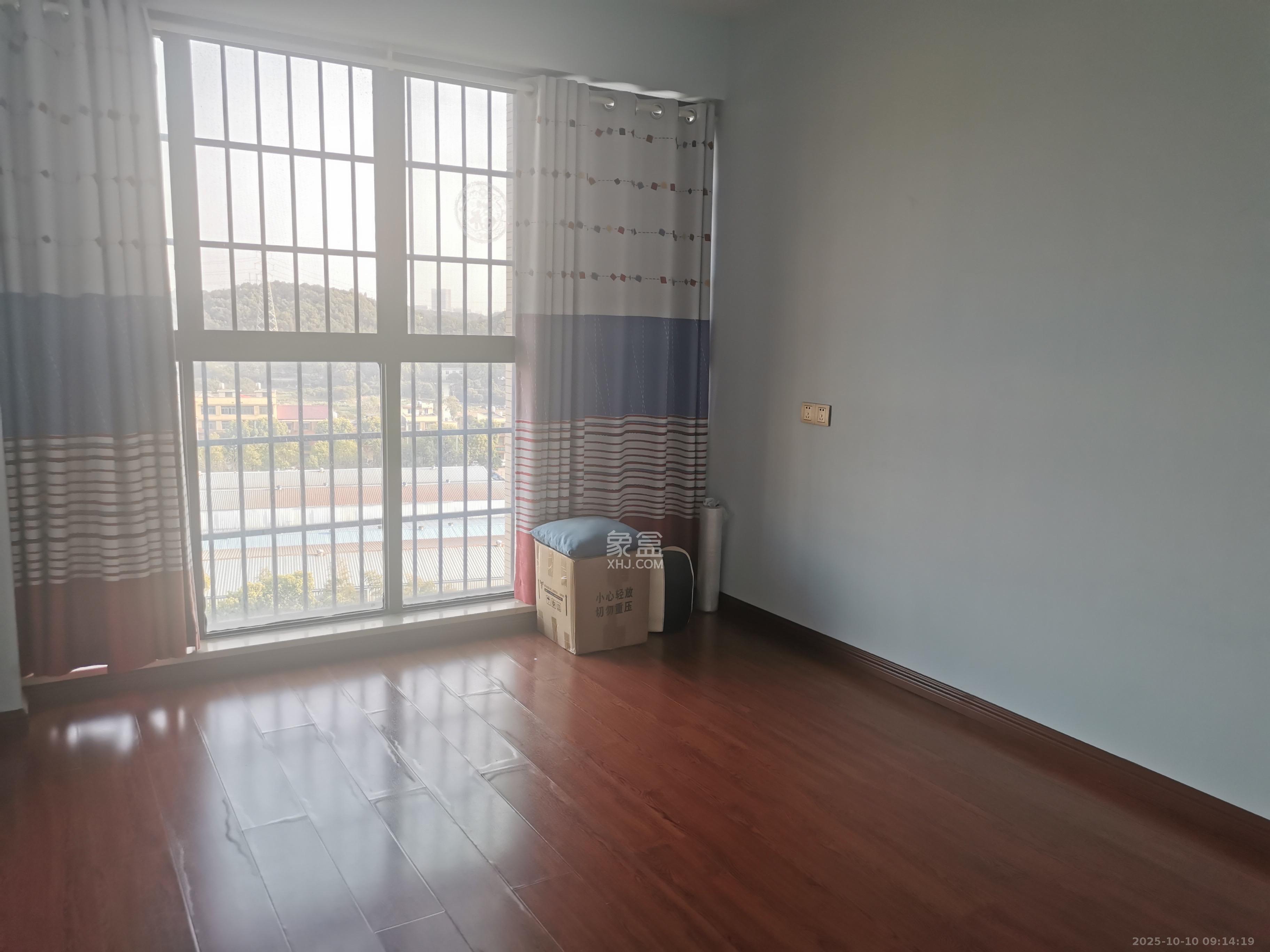 中粮自然天城  3室2厅2卫    2100.0元/月室内图