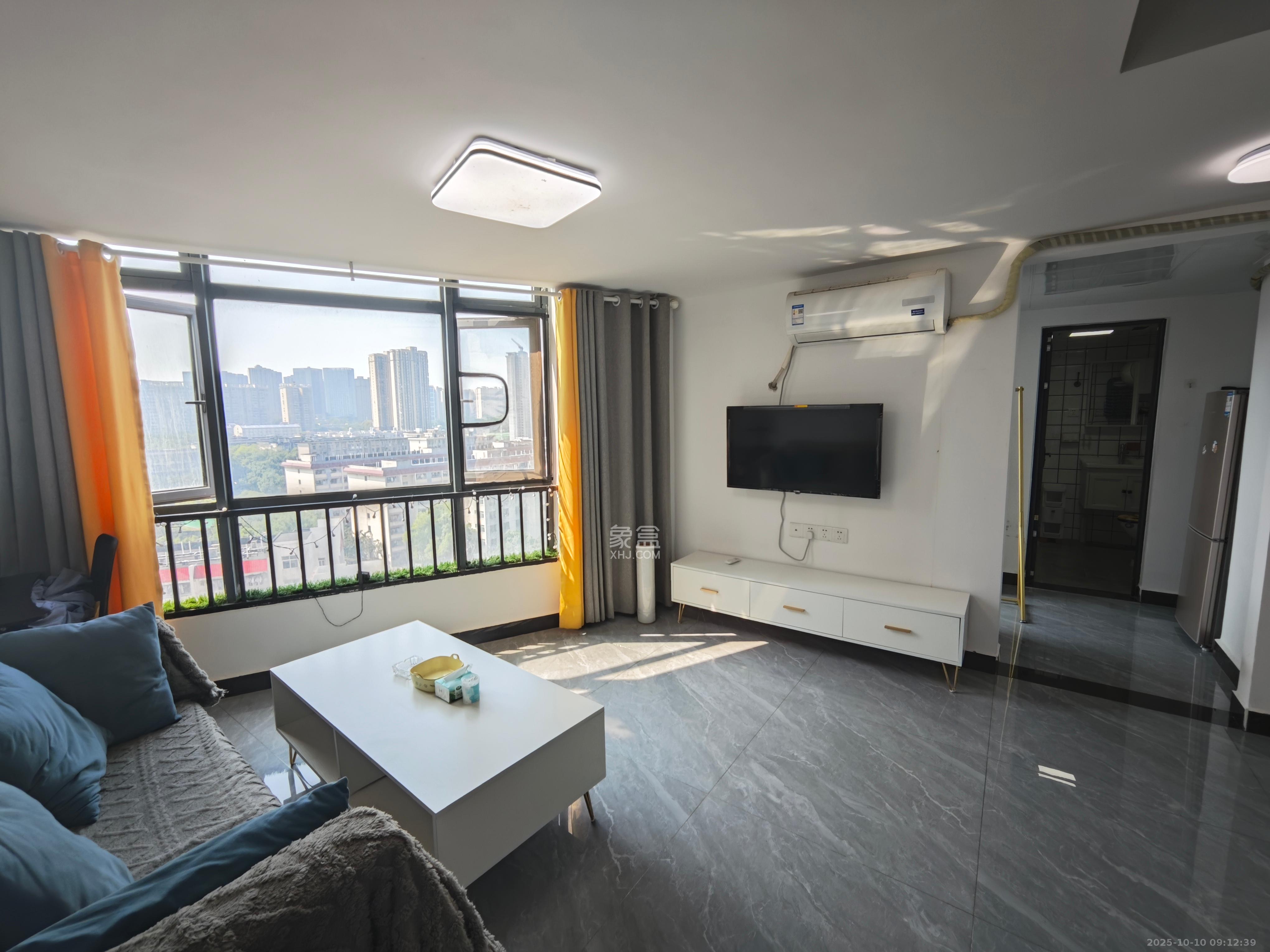 荣盛花语书苑 1室1厅1卫 1900.0元/月 荣盛花语书苑 1室1厅1卫 1900.0元/月室内图