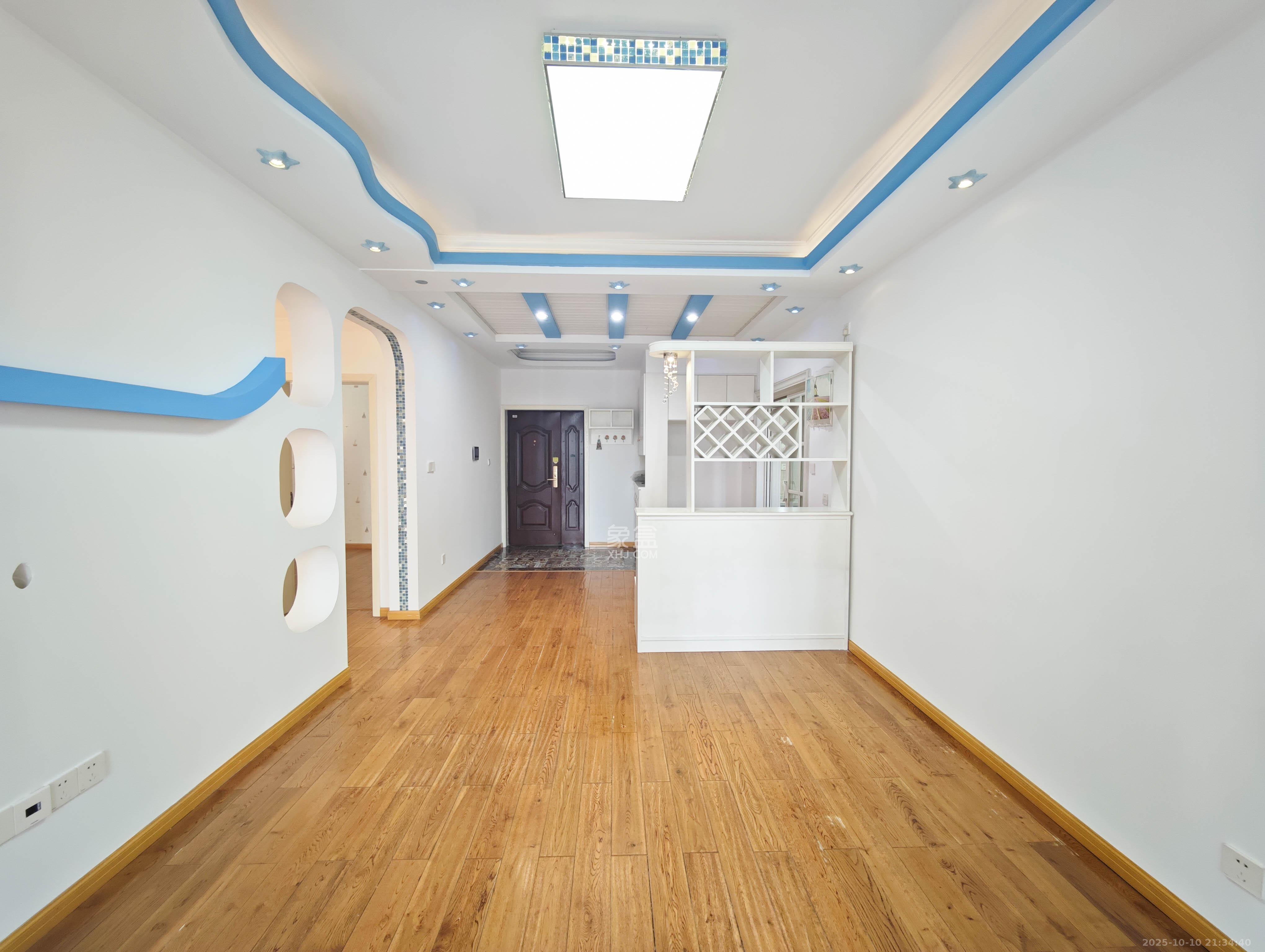 五矿万境水岸二期(五矿万境水岸和苑) 2室2厅1卫 99.8万 五矿万境水岸二期(五矿万境水岸和苑) 2室2厅1卫 99.8万客厅