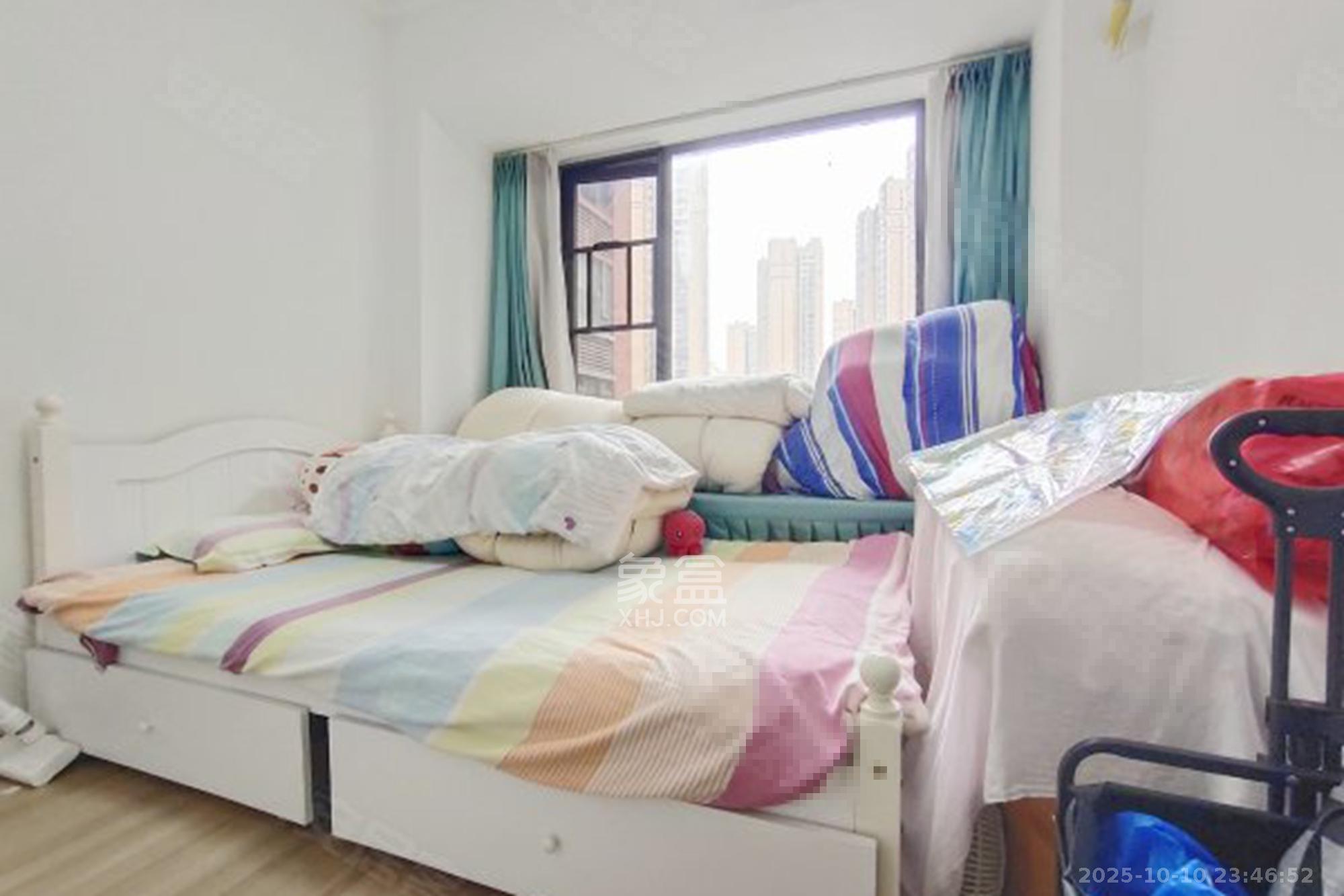 华润凤凰城二期  3室2厅1卫    85.0万卧室