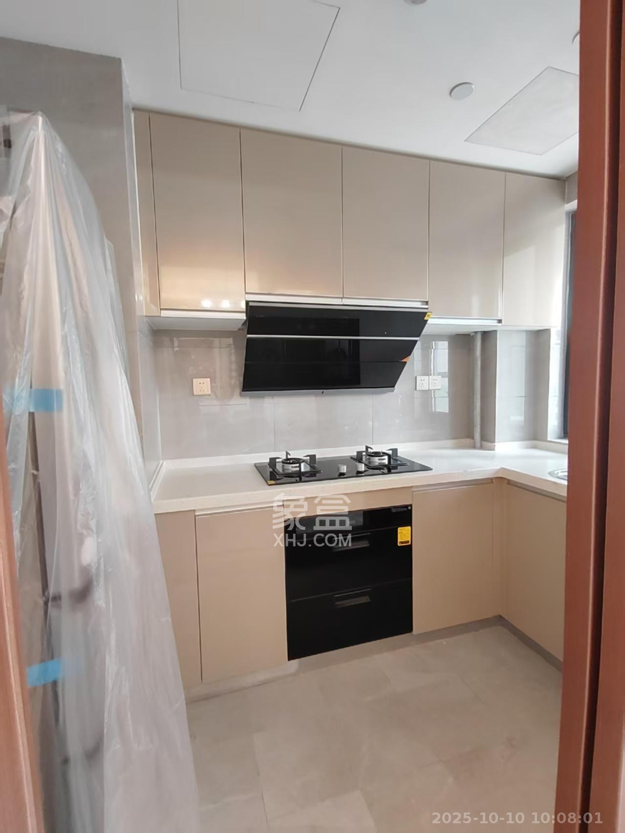 绿地商务广场  1室1厅1卫    2000.0元/月室内图