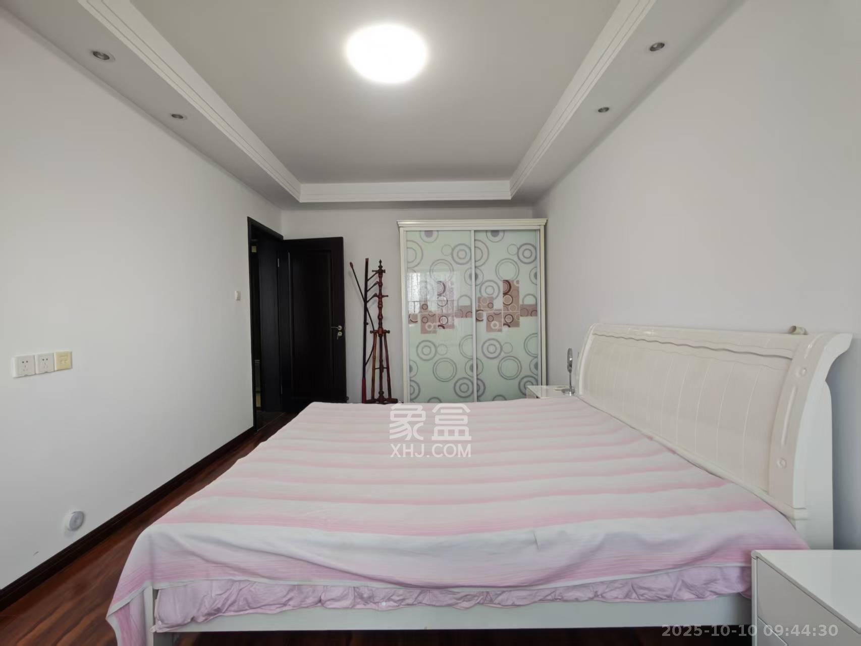 绿地中央广场 3室2厅1卫 2800.0元/月 绿地中央广场 3室2厅1卫 2800.0元/月室内图