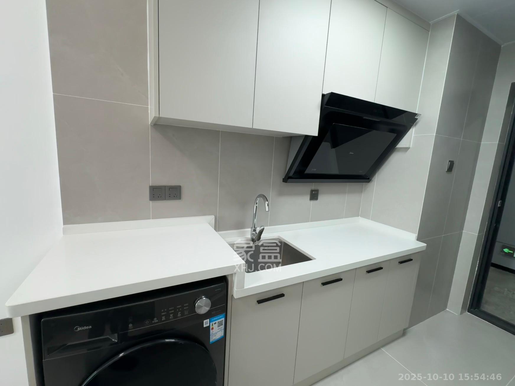 绿地商务广场 1室1厅1卫 1500.0元/月 绿地商务广场 1室1厅1卫 1500.0元/月室内图