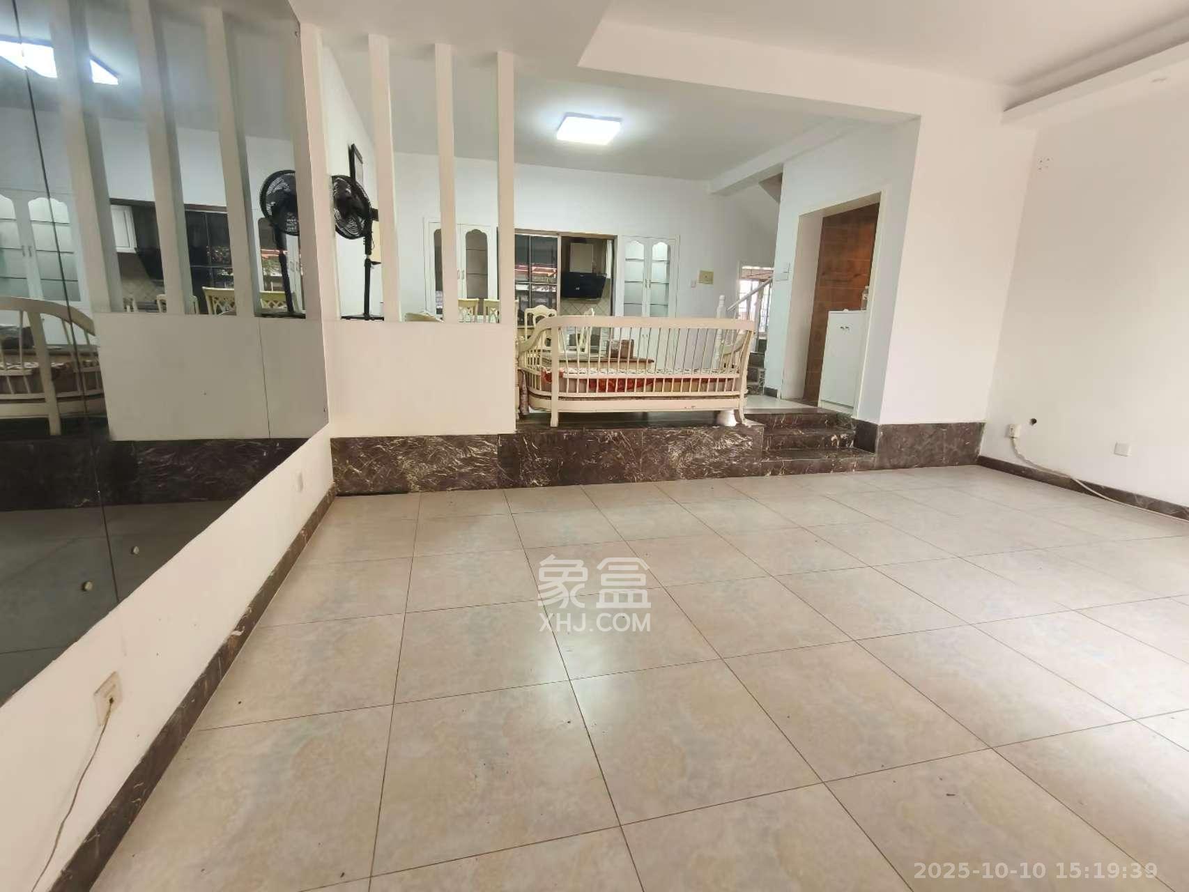 幸福里(幸福里一期) 5室2厅3卫 4800.0元/月 幸福里(幸福里一期) 5室2厅3卫 4800.0元/月室内图