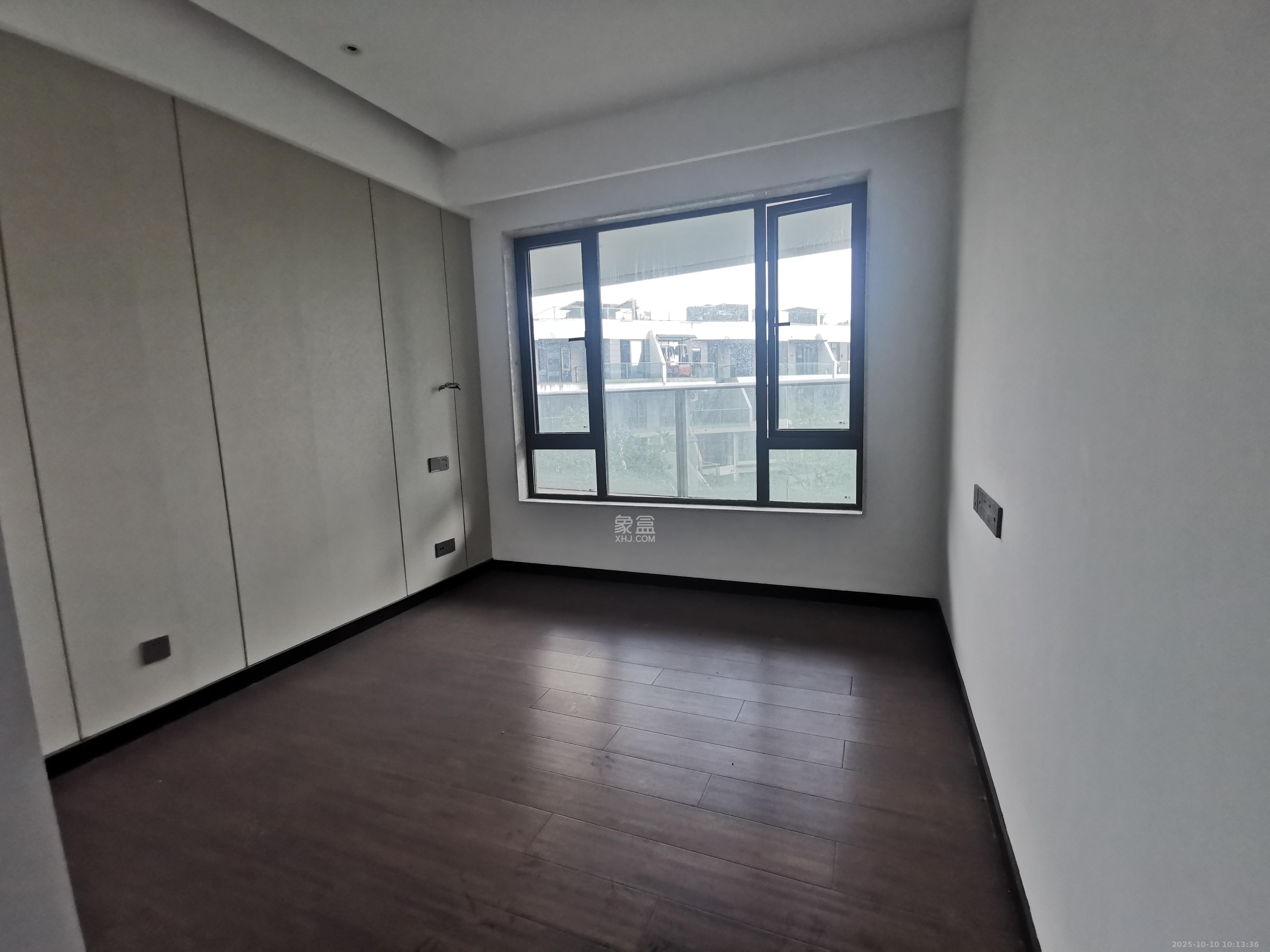 珠江颐德公馆  4室2厅2卫    10000.0元/月室内图