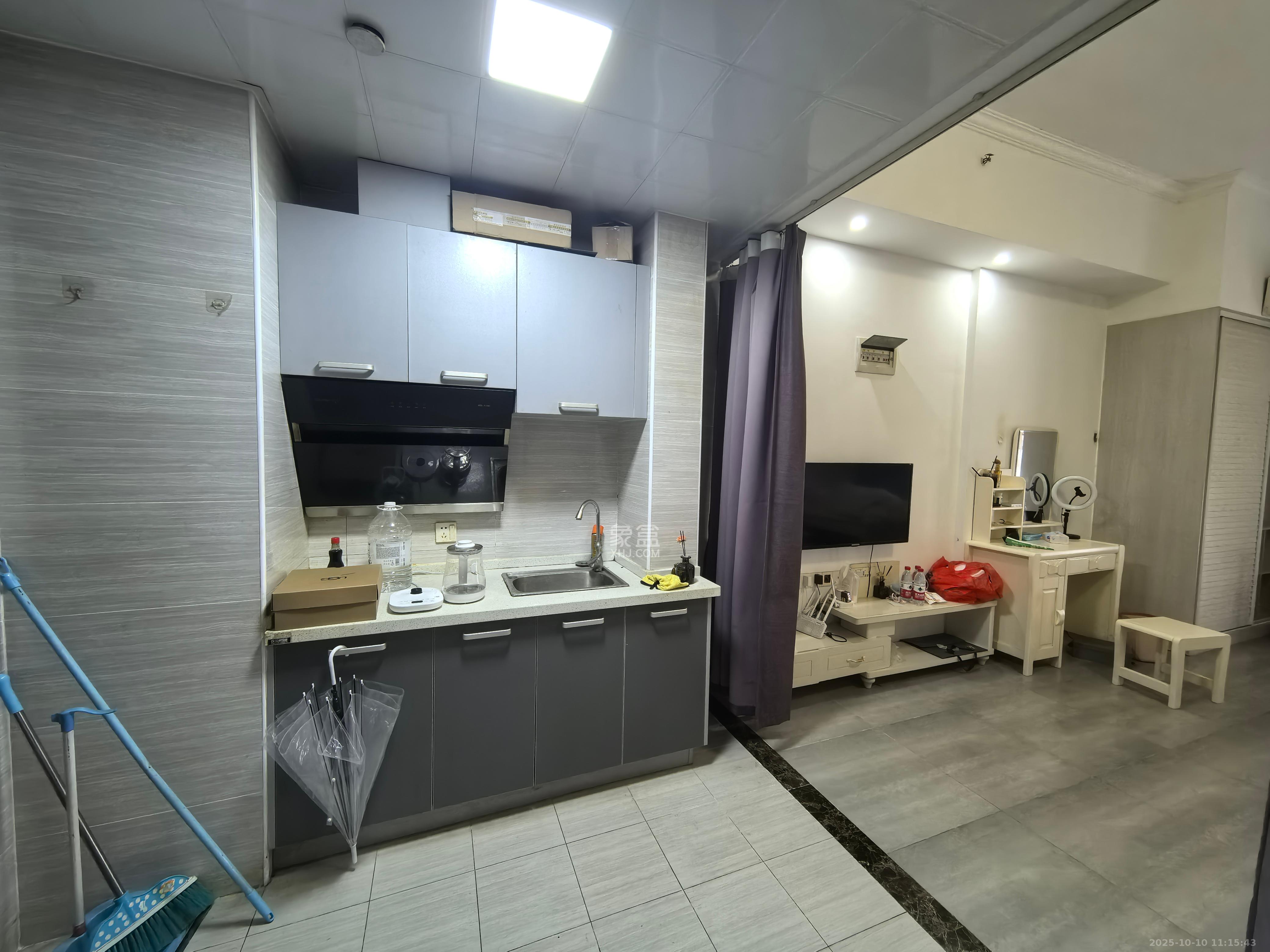 新世界广场 1室1厅1卫 1600.0元/月 新世界广场 1室1厅1卫 1600.0元/月室内图