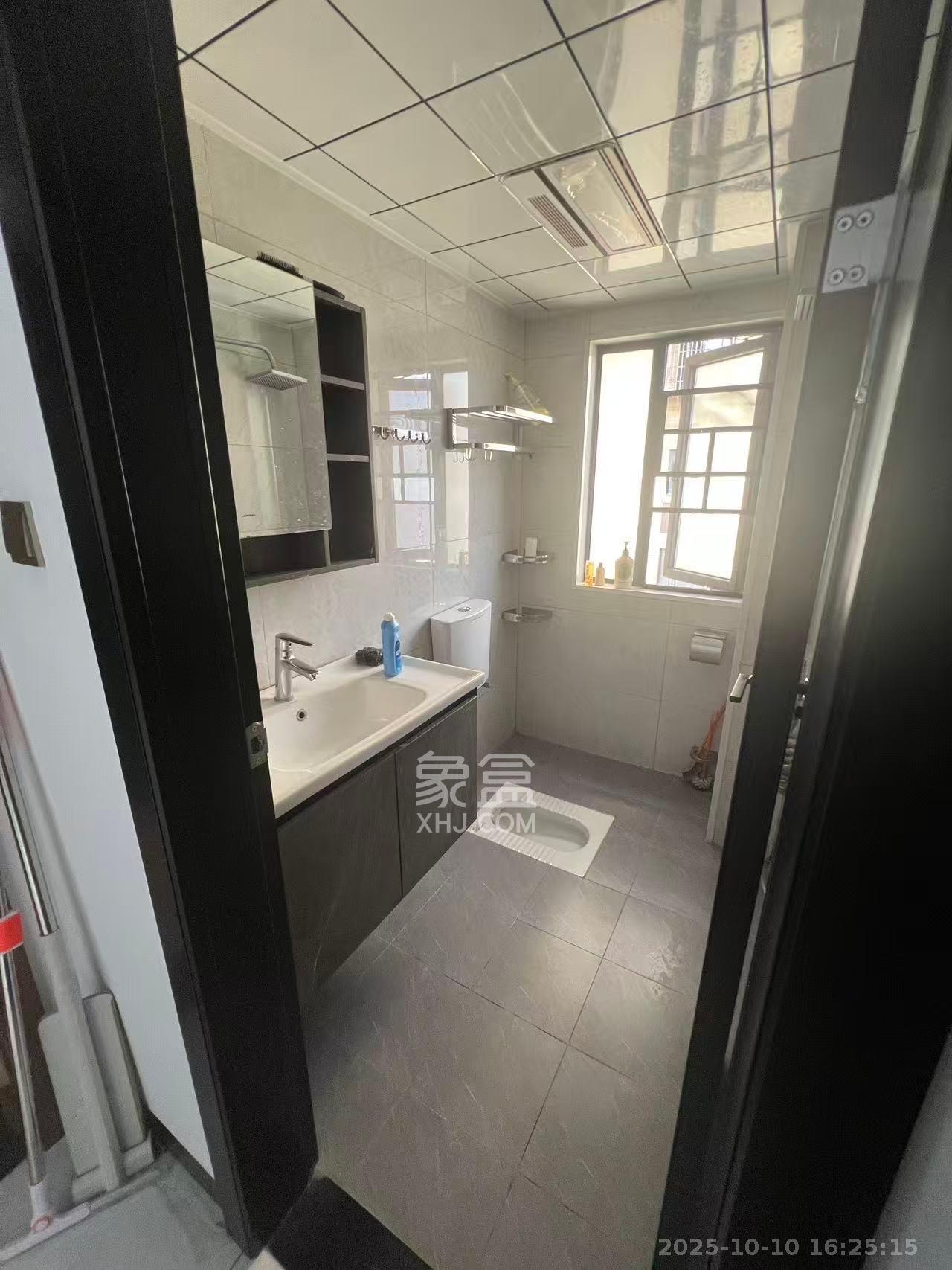 金南家园三期  2室1厅1卫    2350.0元/月室内图