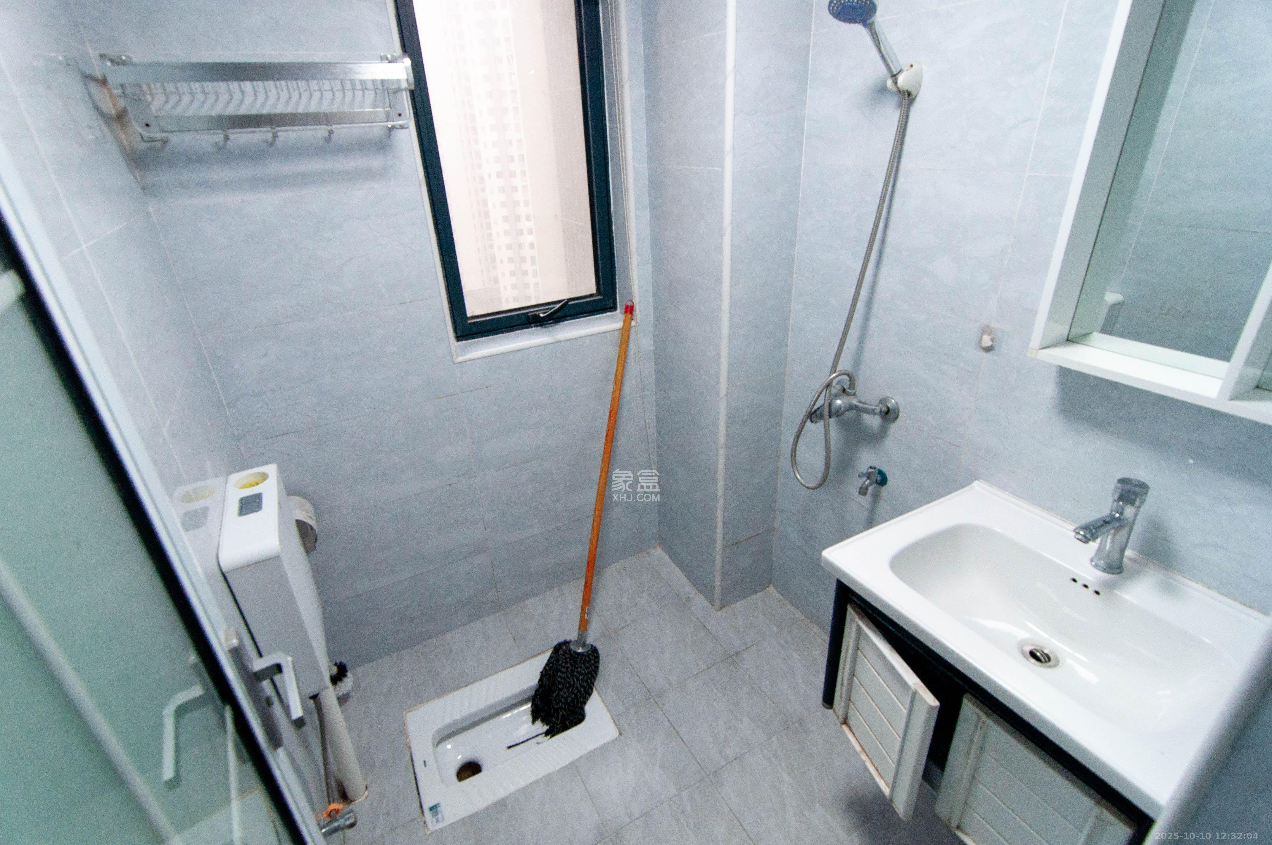 中建梅溪湖中心  3室2厅2卫    3100.0元/月室内图