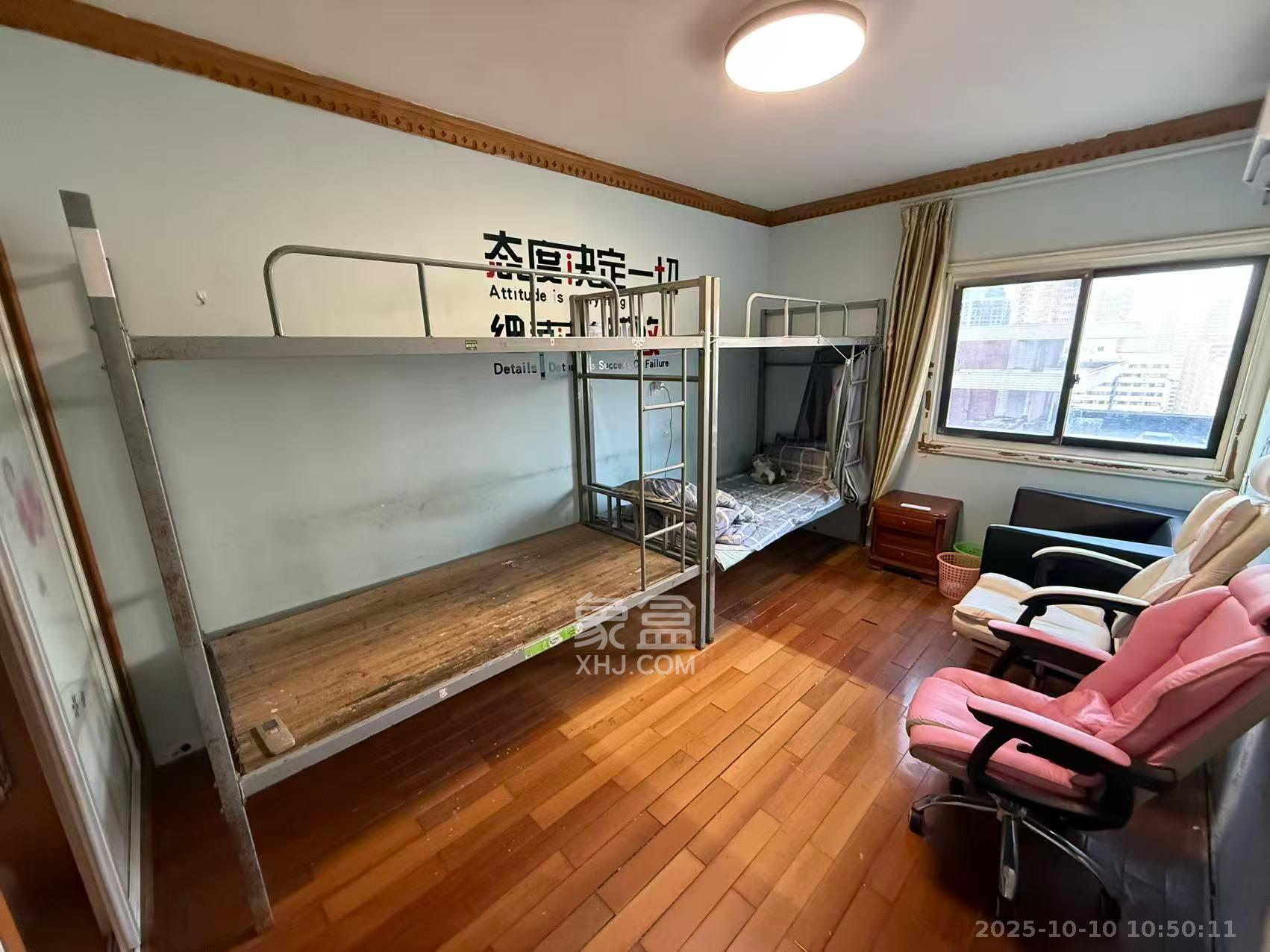 东成大厦  3室2厅1卫    2600.0元/月 东成大厦  3室2厅1卫    2600.0元/月