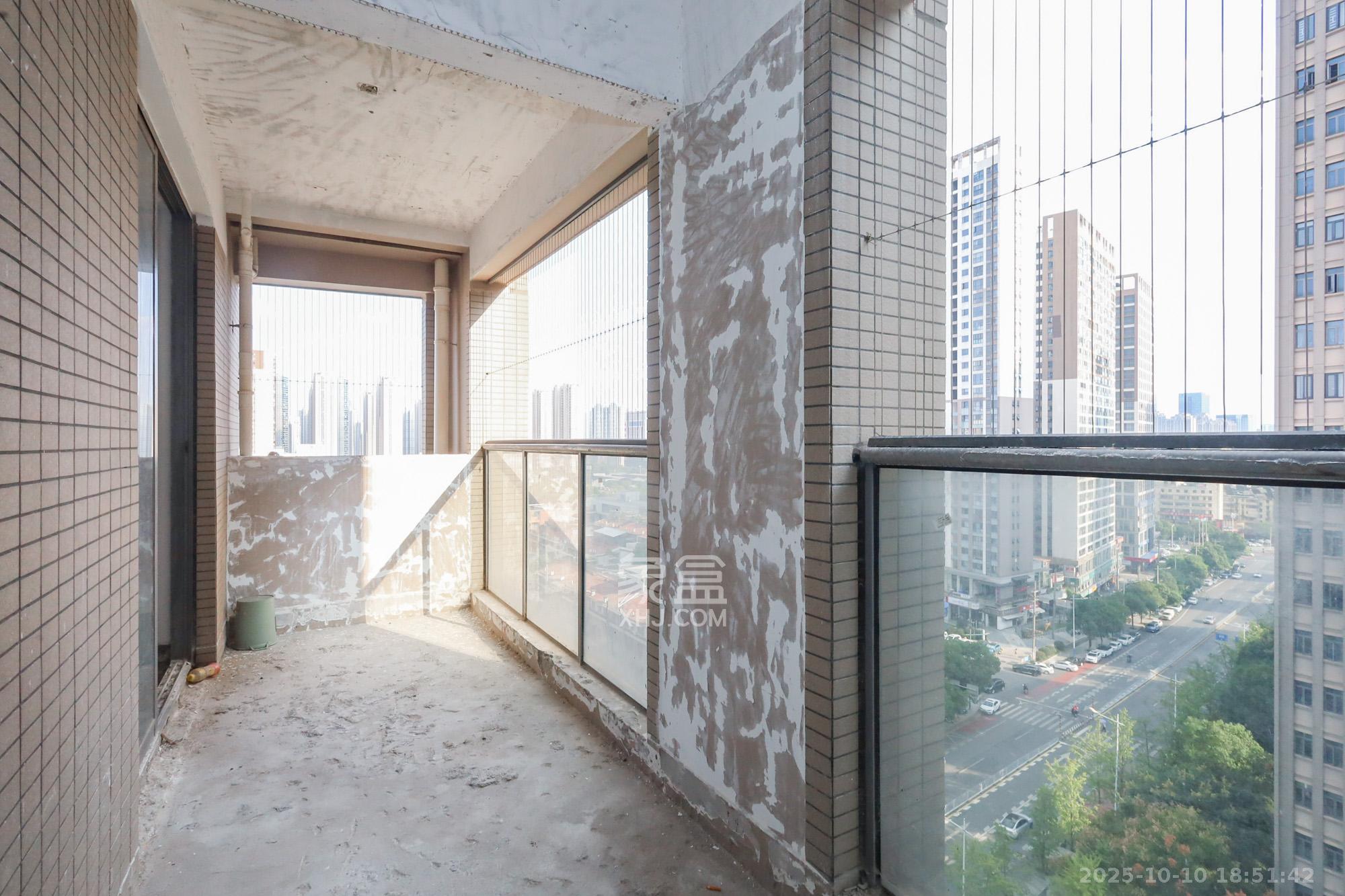 八方小区C区 1室2厅2卫 335.0万 八方小区C区 1室2厅2卫 335.0万阳台