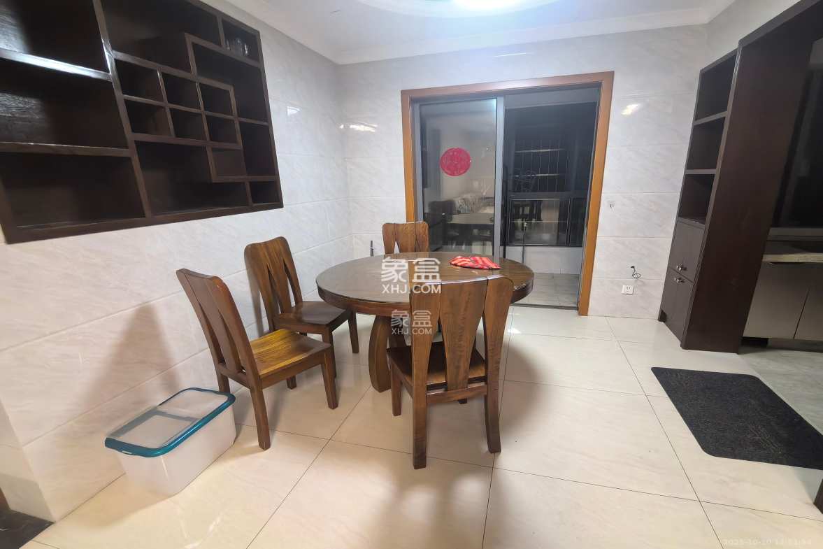 上海城小区 4室2厅2卫 2700.0元/月 上海城小区 4室2厅2卫 2700.0元/月室内图