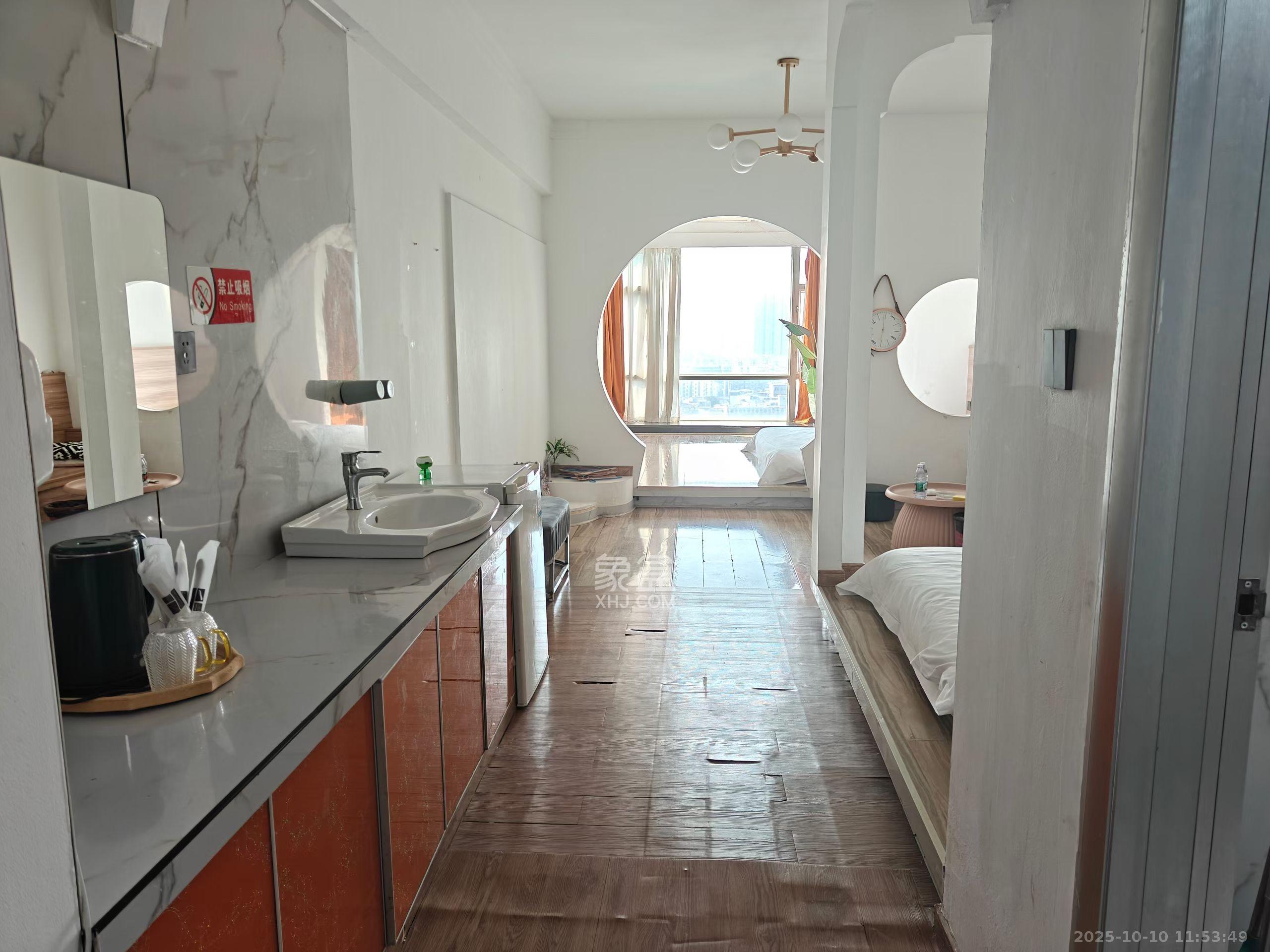 BOBO国际  1室1厅1卫    2100.0元/月 BOBO国际  1室1厅1卫    2100.0元/月室内图