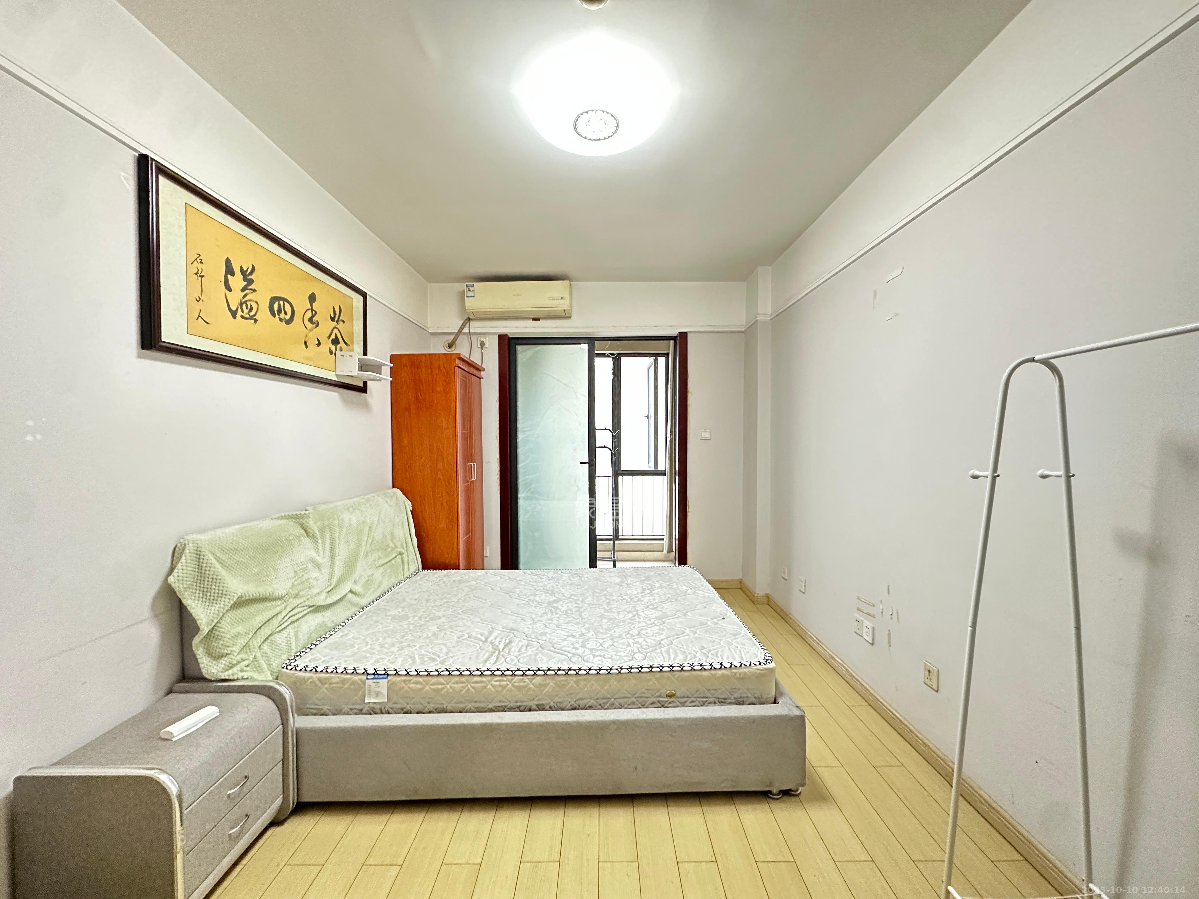 万科城  1室1厅1卫    1400.0元/月 万科城  1室1厅1卫    1400.0元/月