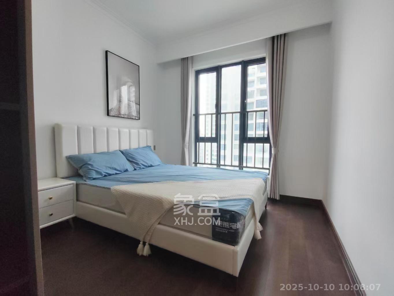 绿地商务广场  1室1厅1卫    2000.0元/月室内图