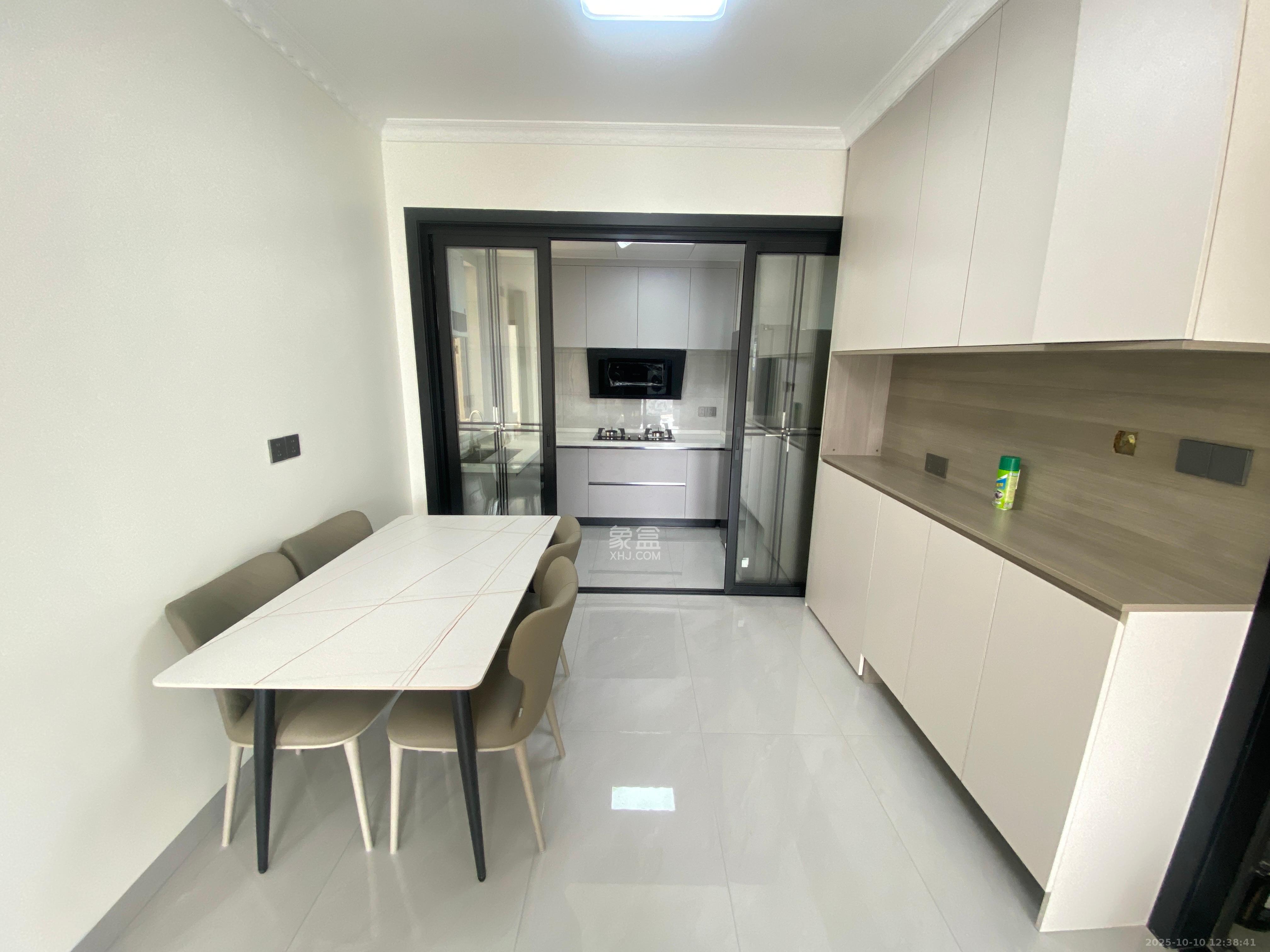 岭福家苑(天心佳苑) 2室2厅1卫 3200.0元/月 岭福家苑(天心佳苑) 2室2厅1卫 3200.0元/月室内图