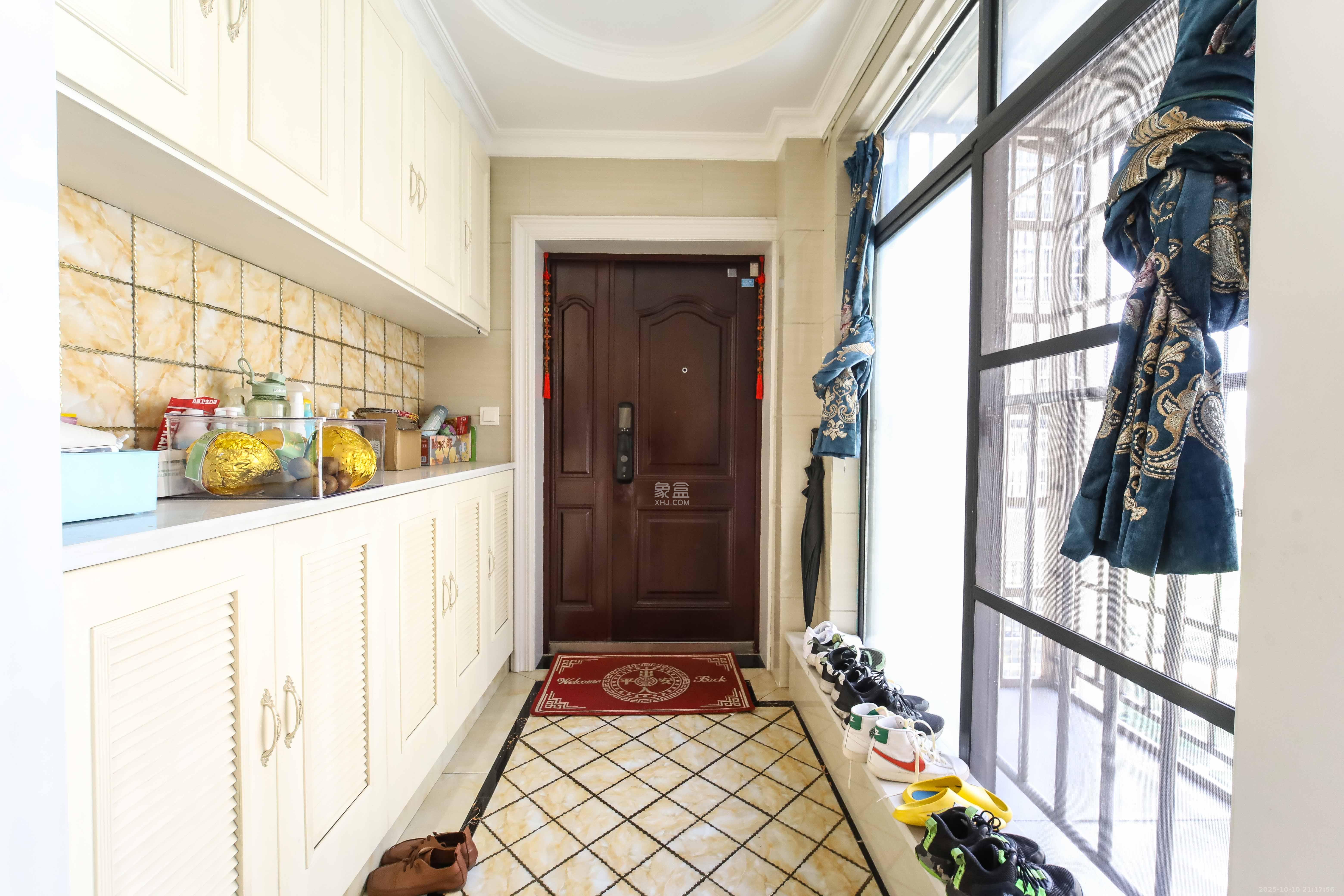 江河东澜湾  3室2厅2卫    135.0万阳台