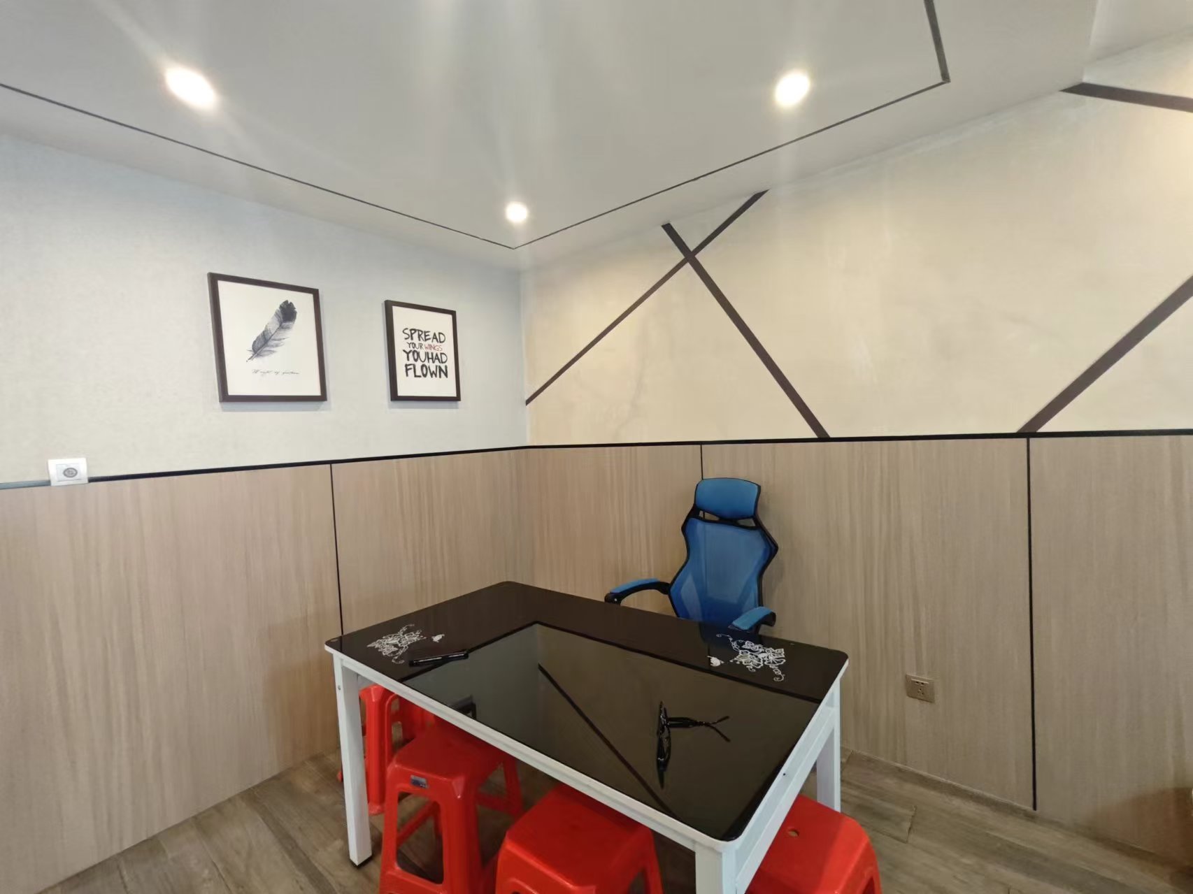 M国际 2室2厅1卫 1600.0元/月 M国际 2室2厅1卫 1600.0元/月室内图