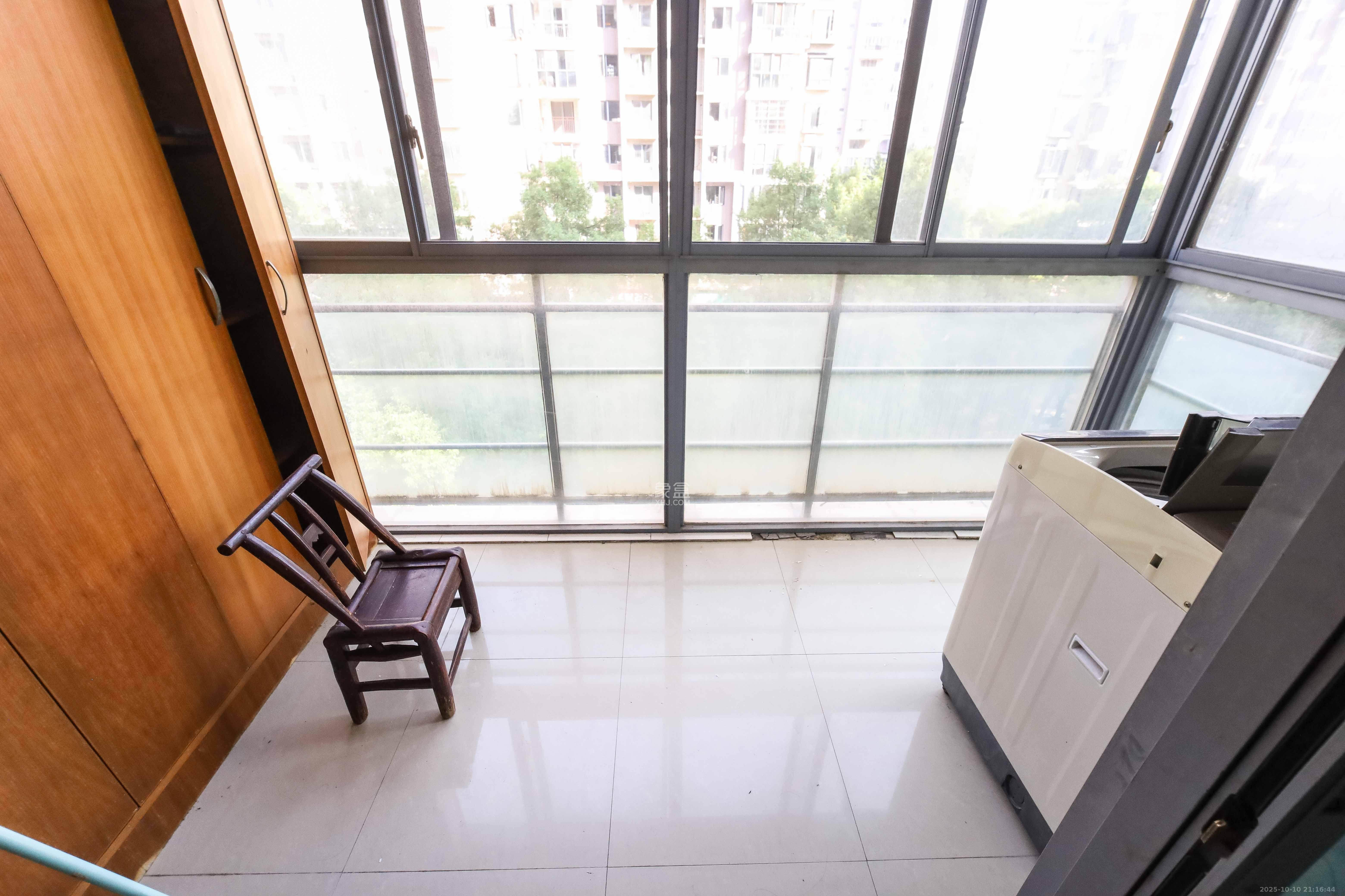 银港水晶城  2室2厅1卫    60.8万阳台