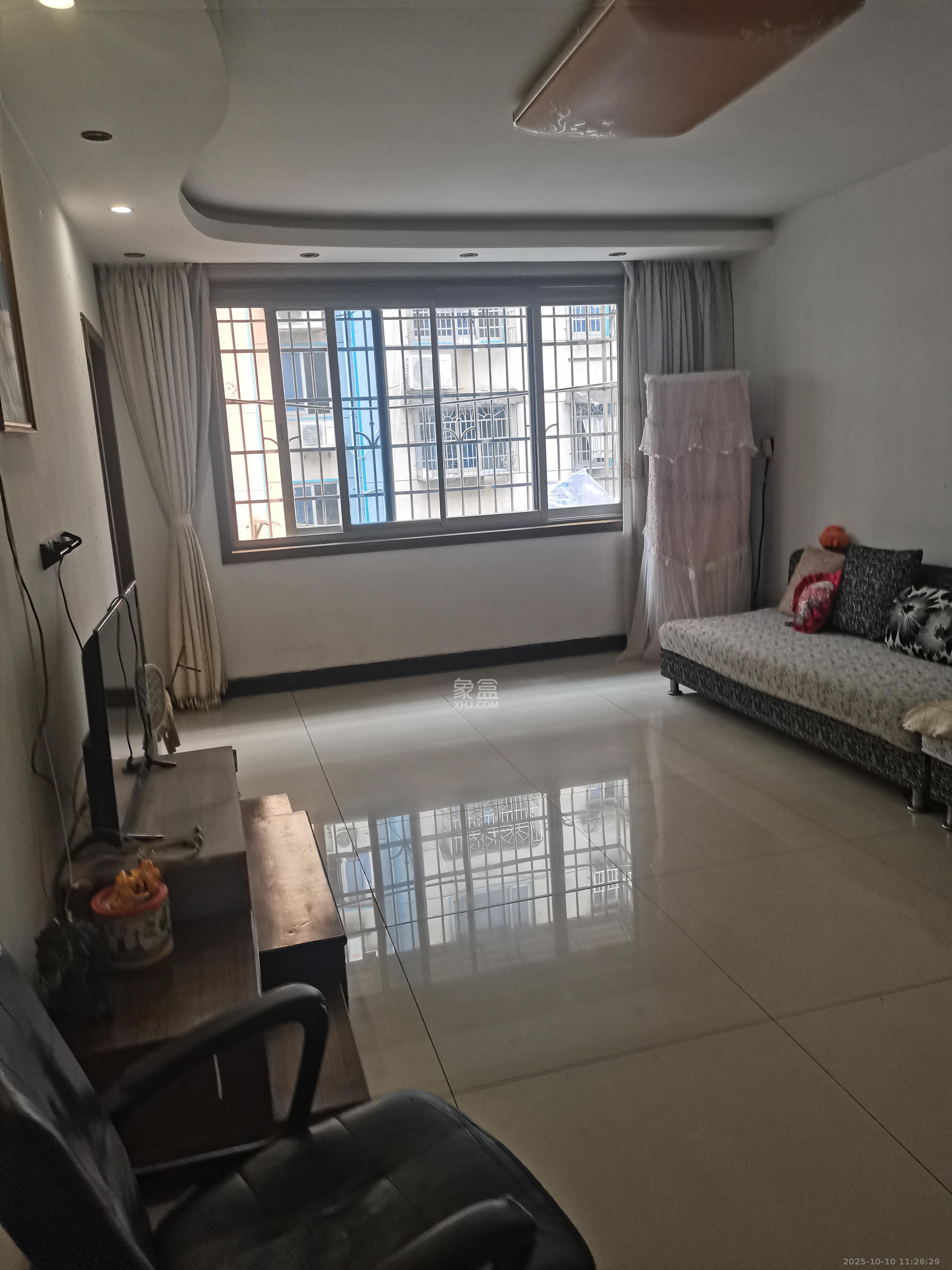 雨花区教师村 3室2厅1卫 1500.0元/月 雨花区教师村 3室2厅1卫 1500.0元/月室内图